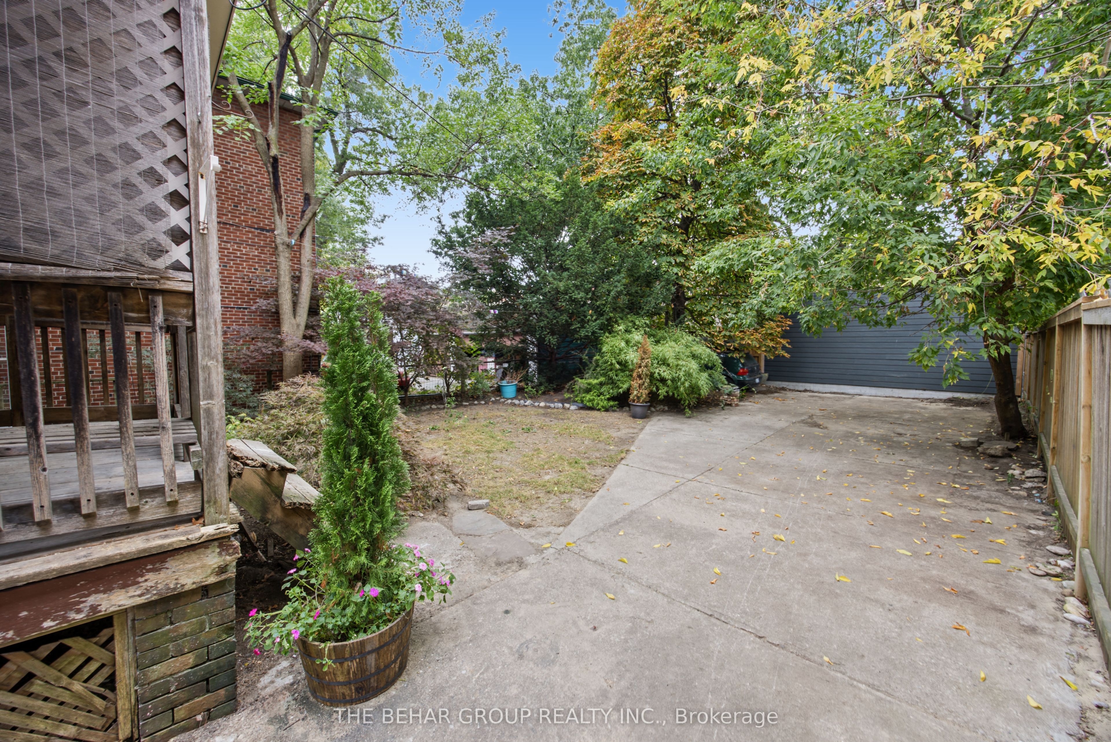 319 Indian Road Property Photo 5