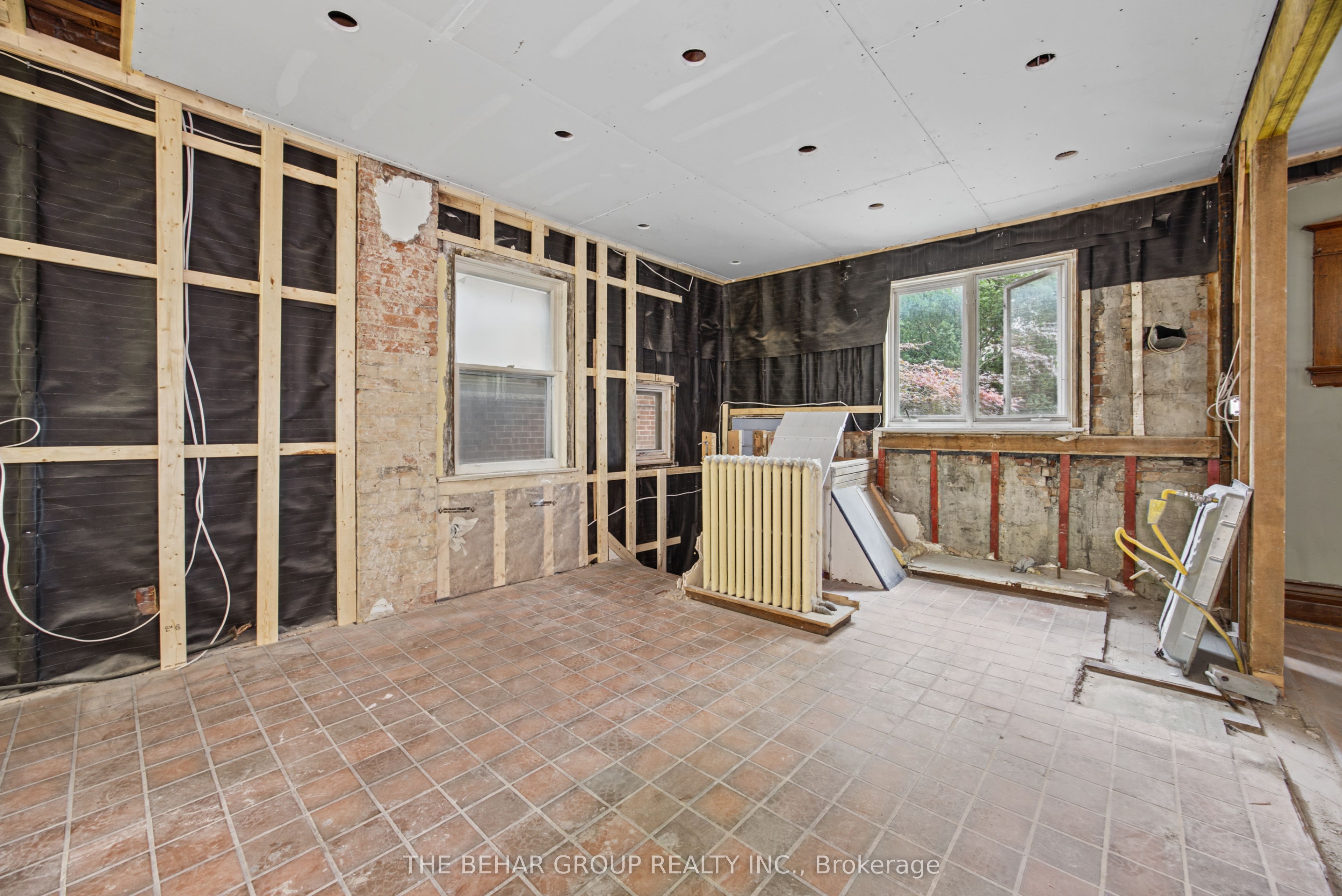 319 Indian Road Property Photo 10