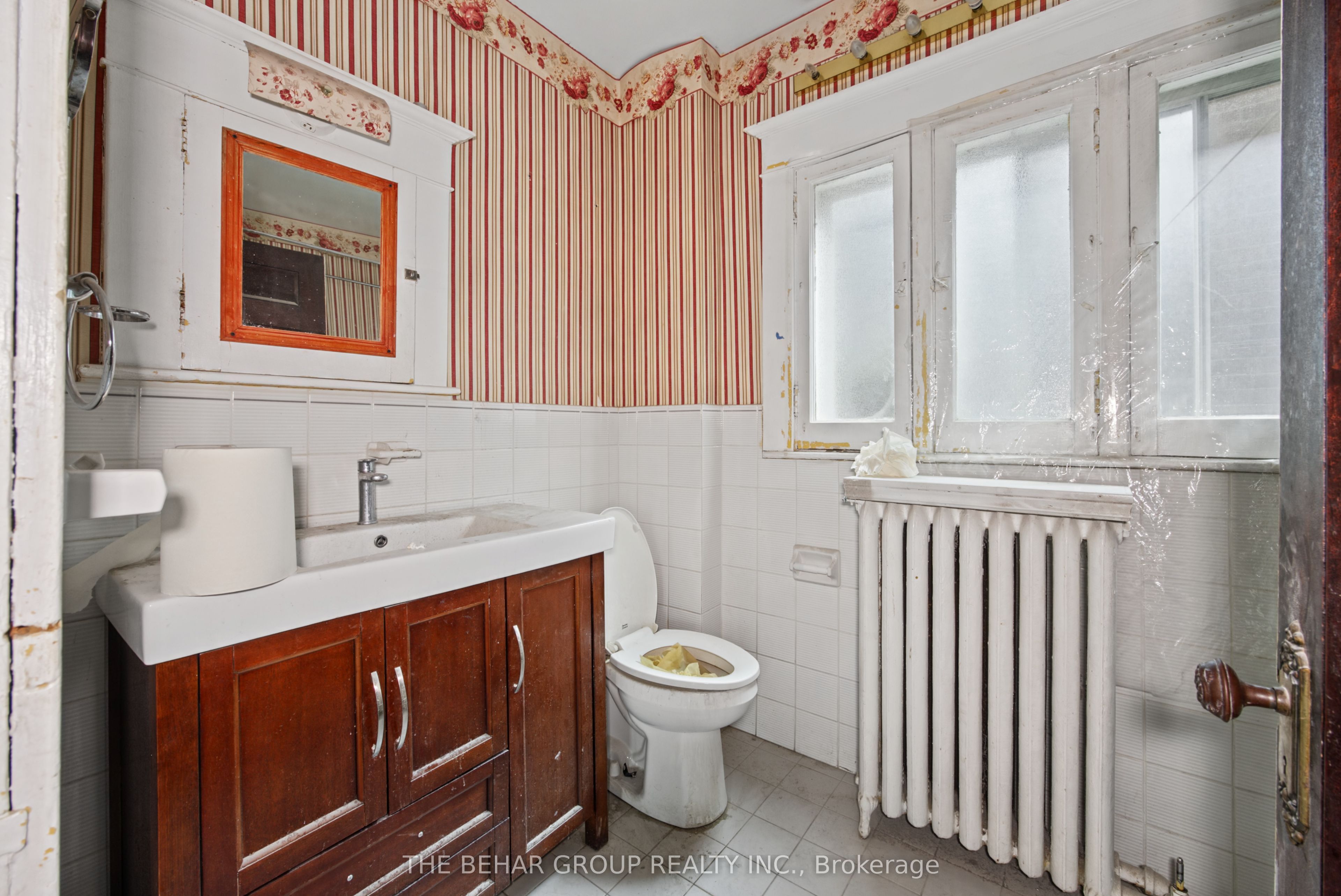 319 Indian Road Property Photo 17
