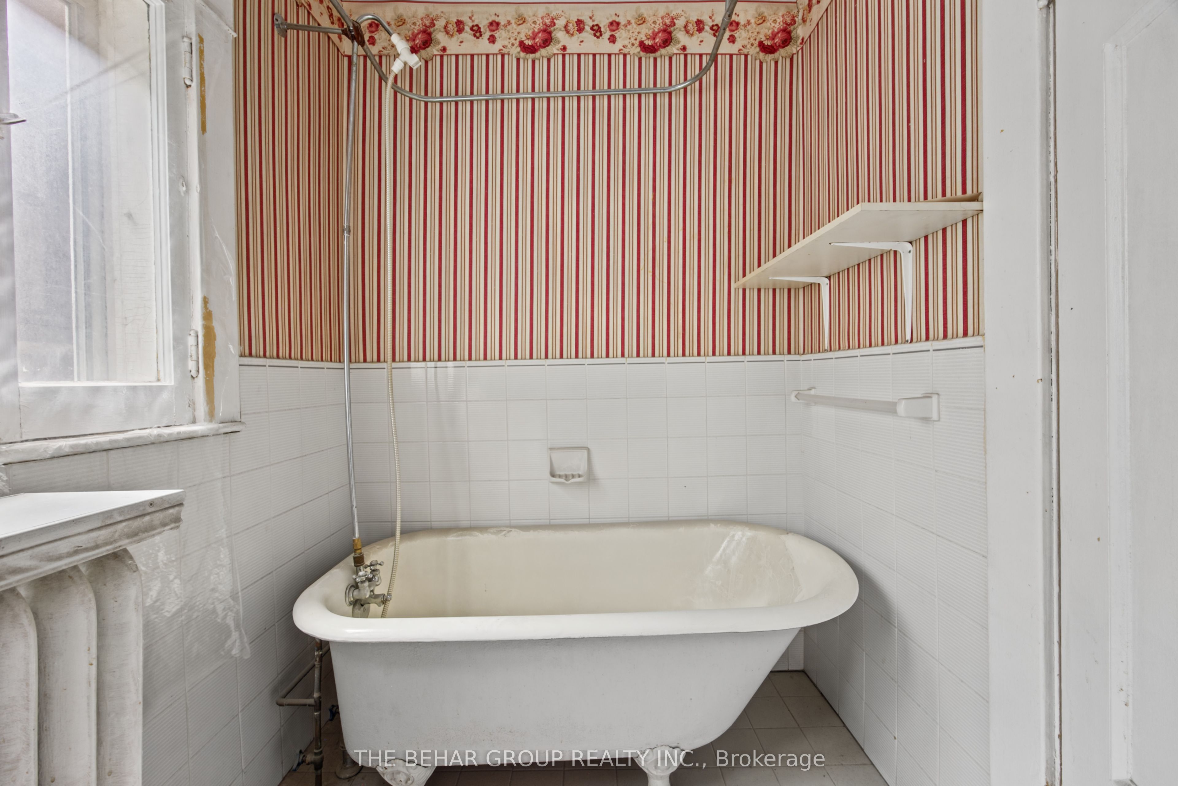 319 Indian Road Property Photo 18