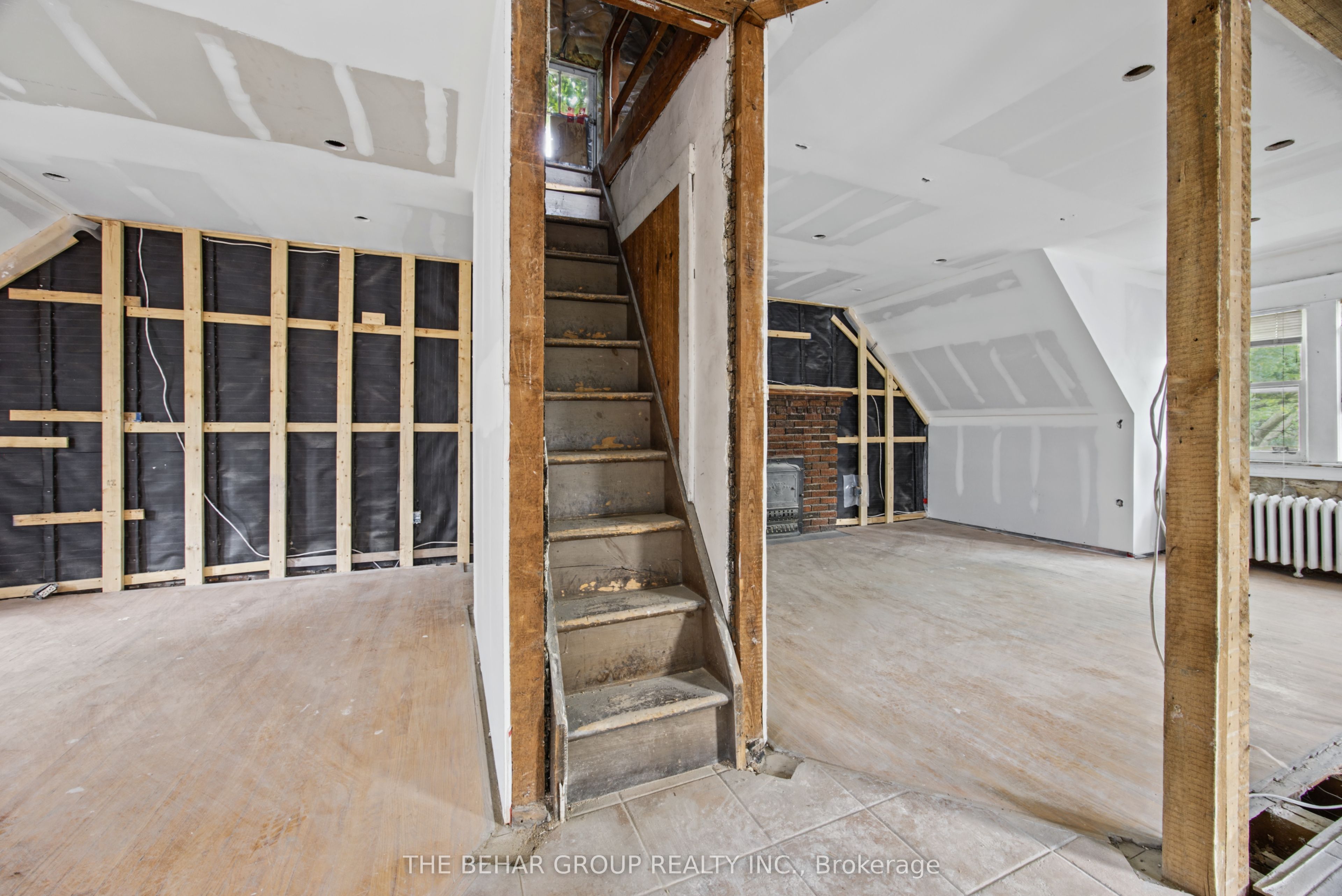 319 Indian Road Property Photo 23