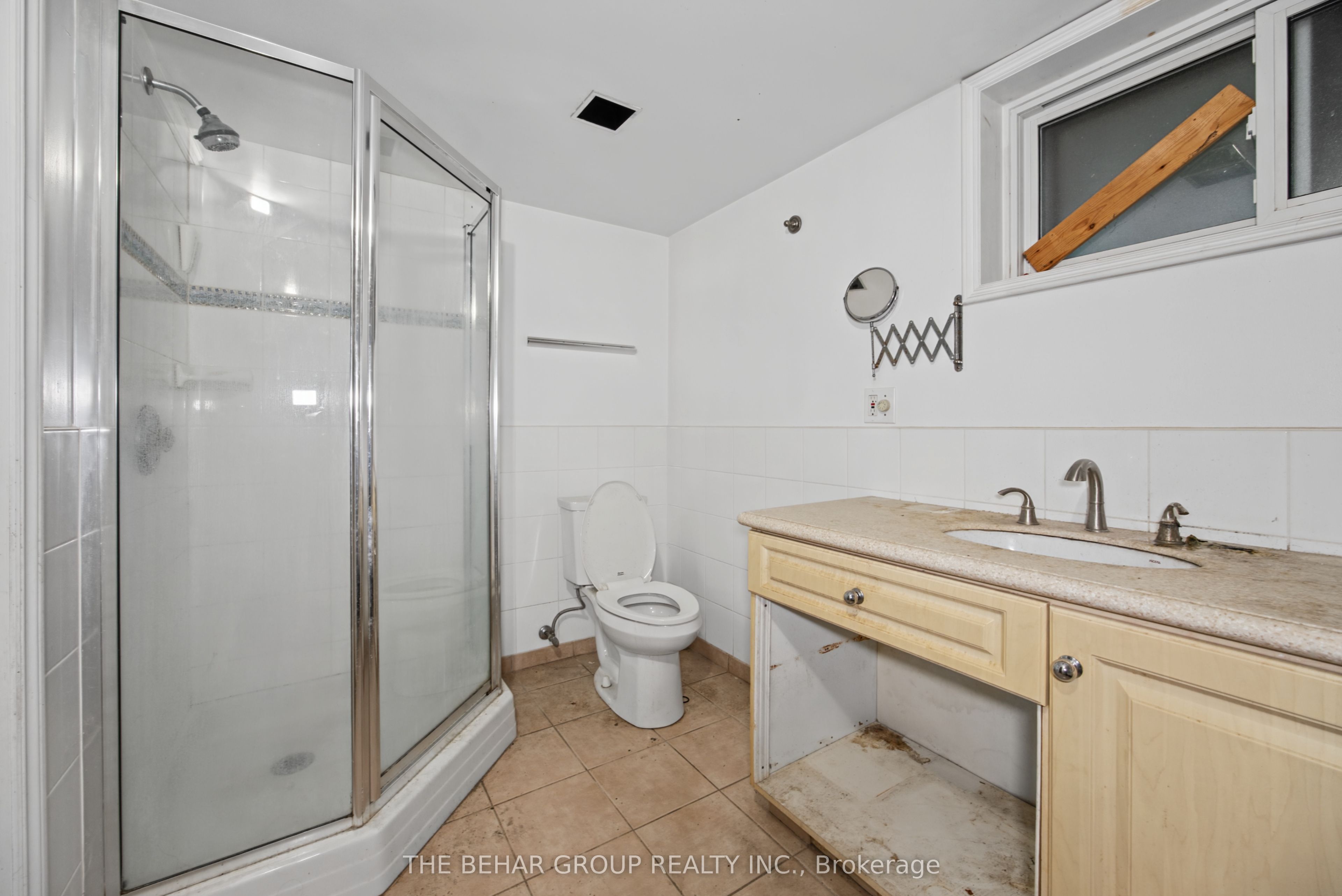319 Indian Road Property Photo 26