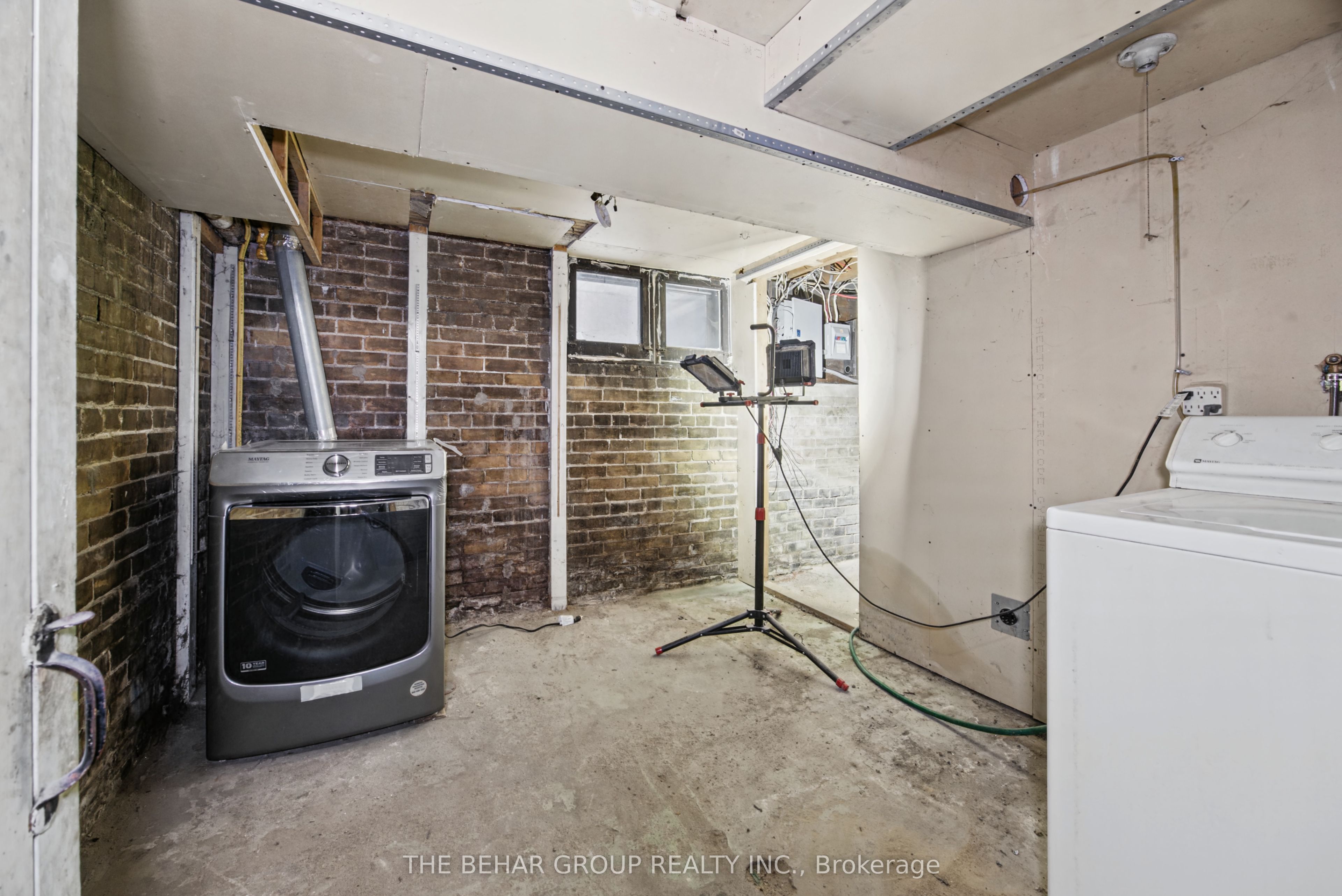 319 Indian Road Property Photo 30