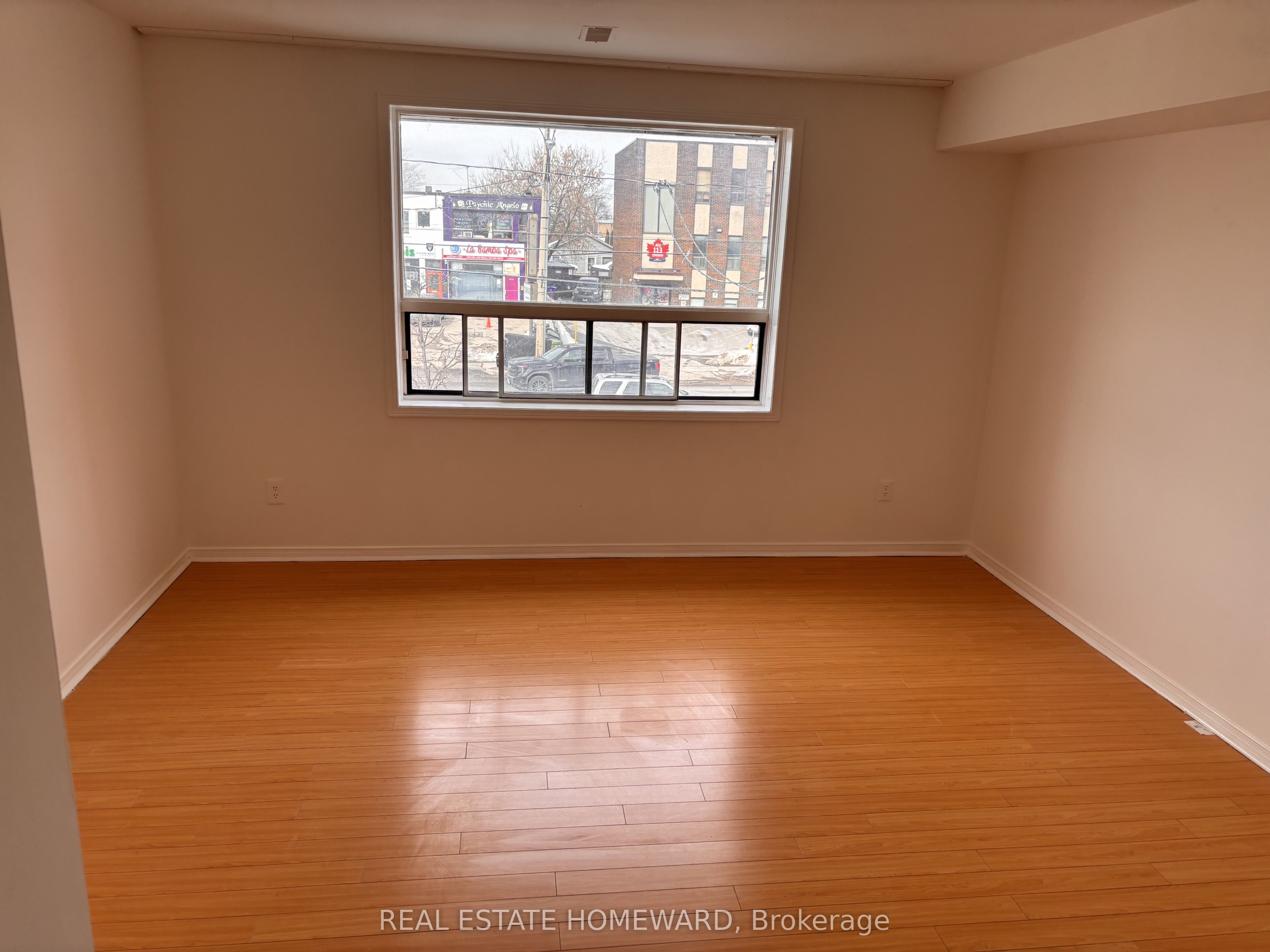 879a Wilson Avenue Upper Property Photo 4