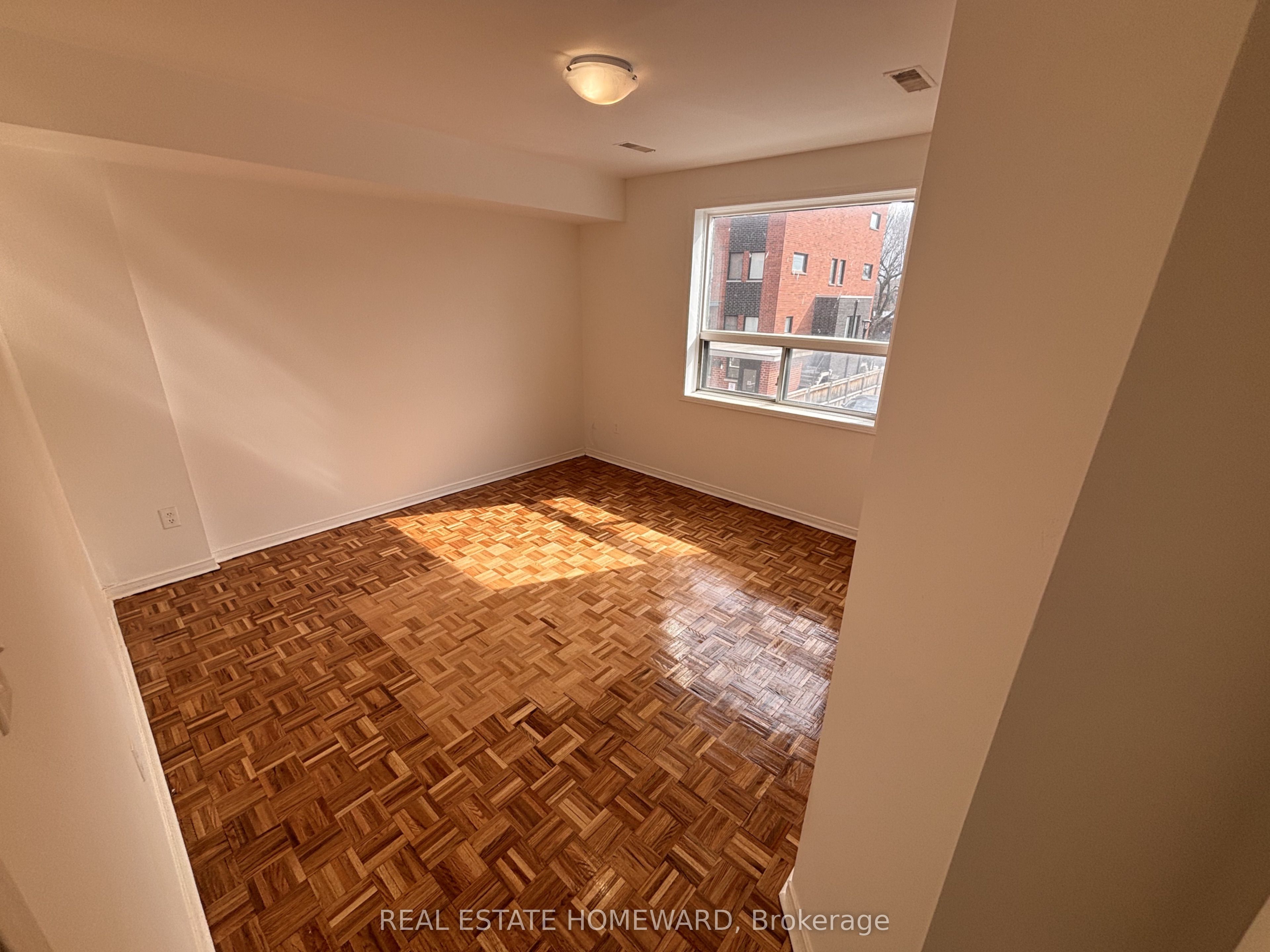 879a Wilson Avenue Upper Property Photo 6