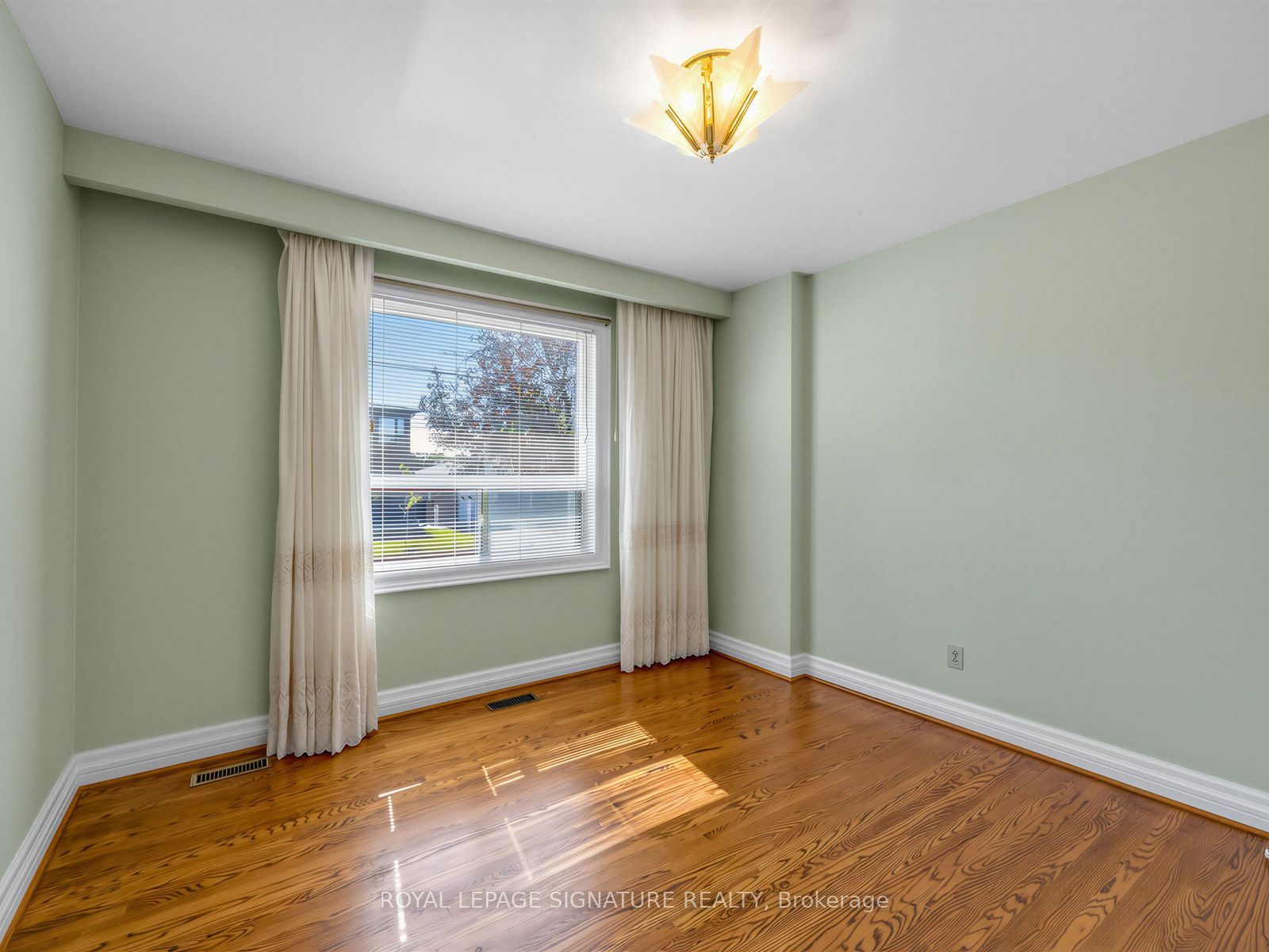 39 Buxton Road Property Photo 23