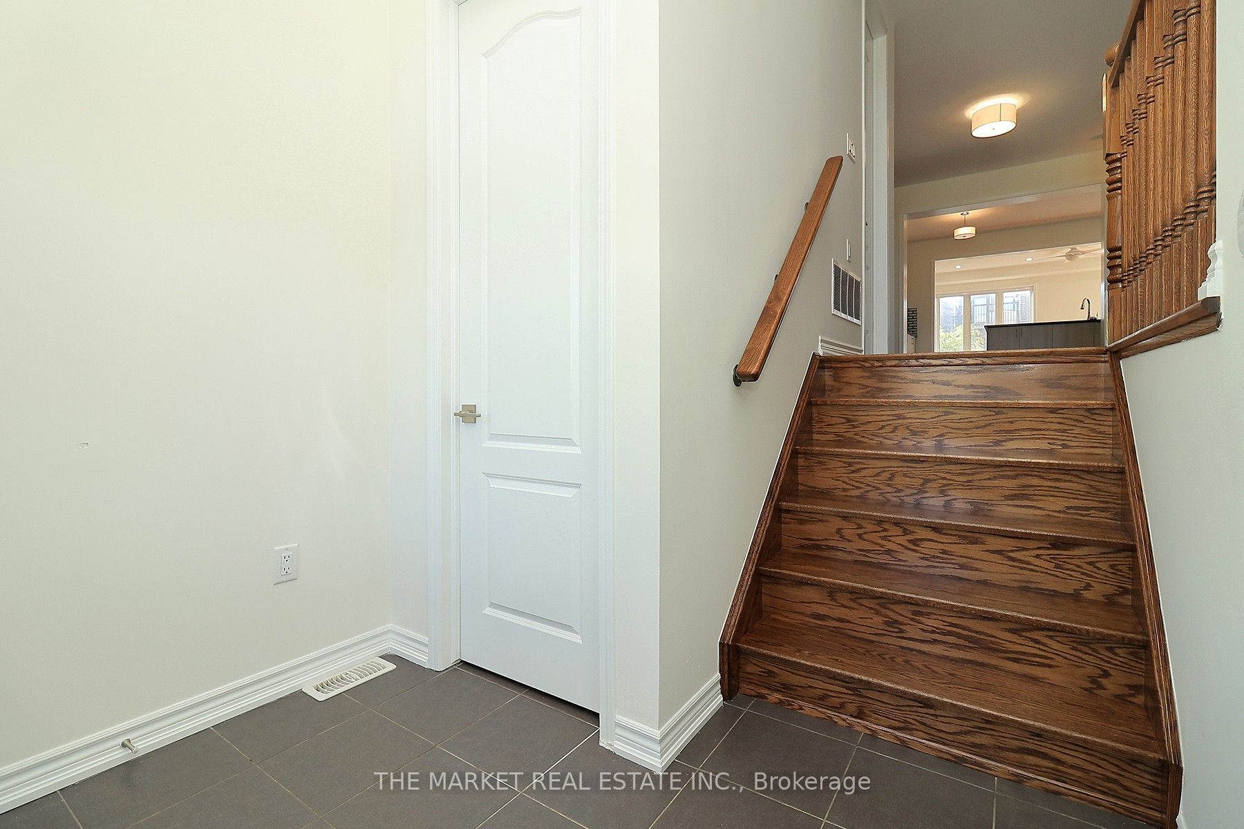 13 Father Redmond Way Property Photo 5