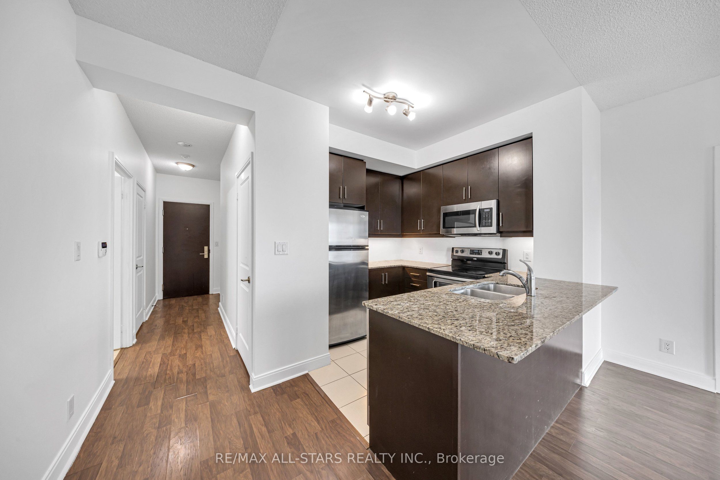 50 Absolute Avenue 2705 Property Photo 5