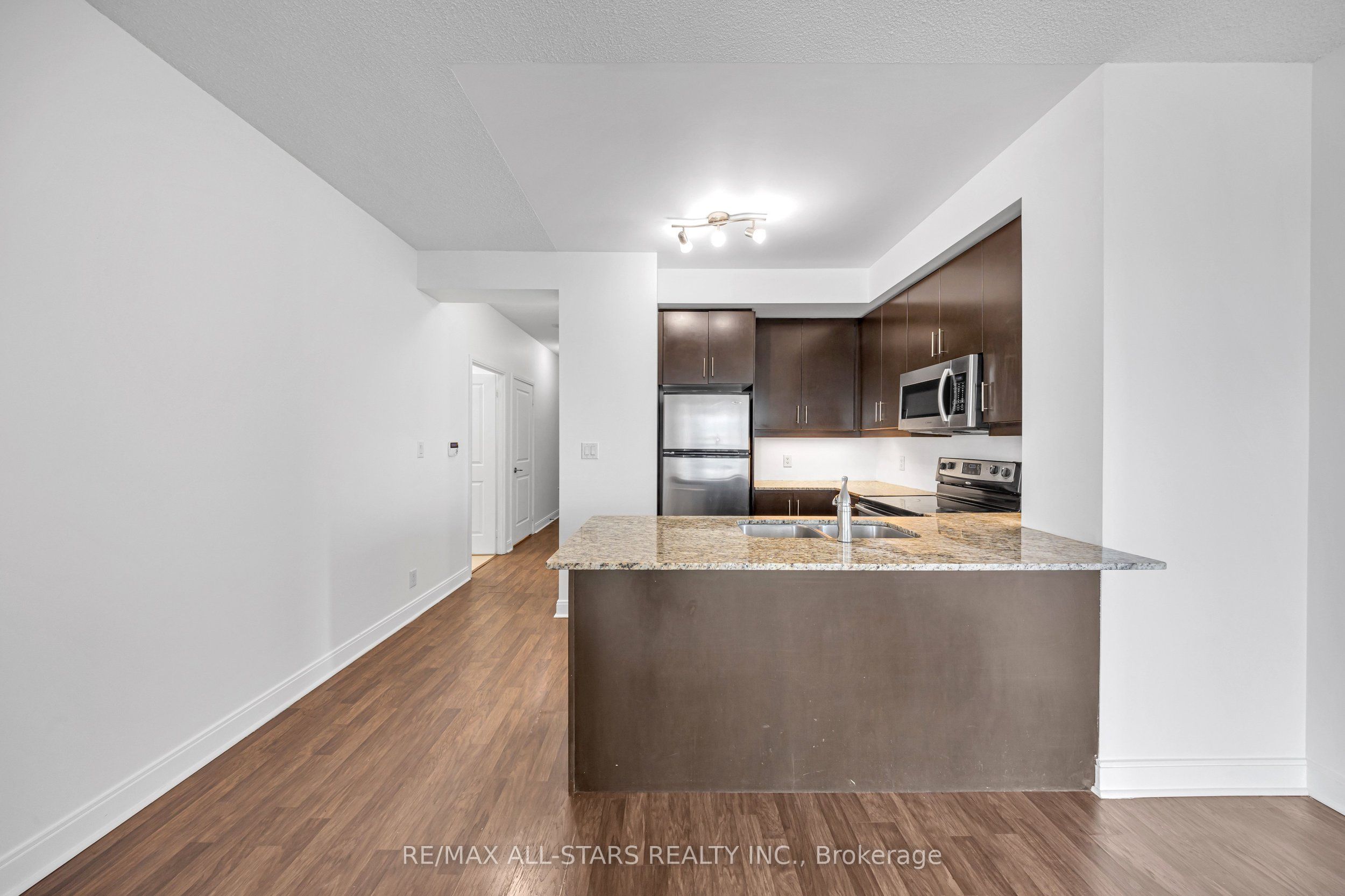 50 Absolute Avenue 2705 Property Photo 6