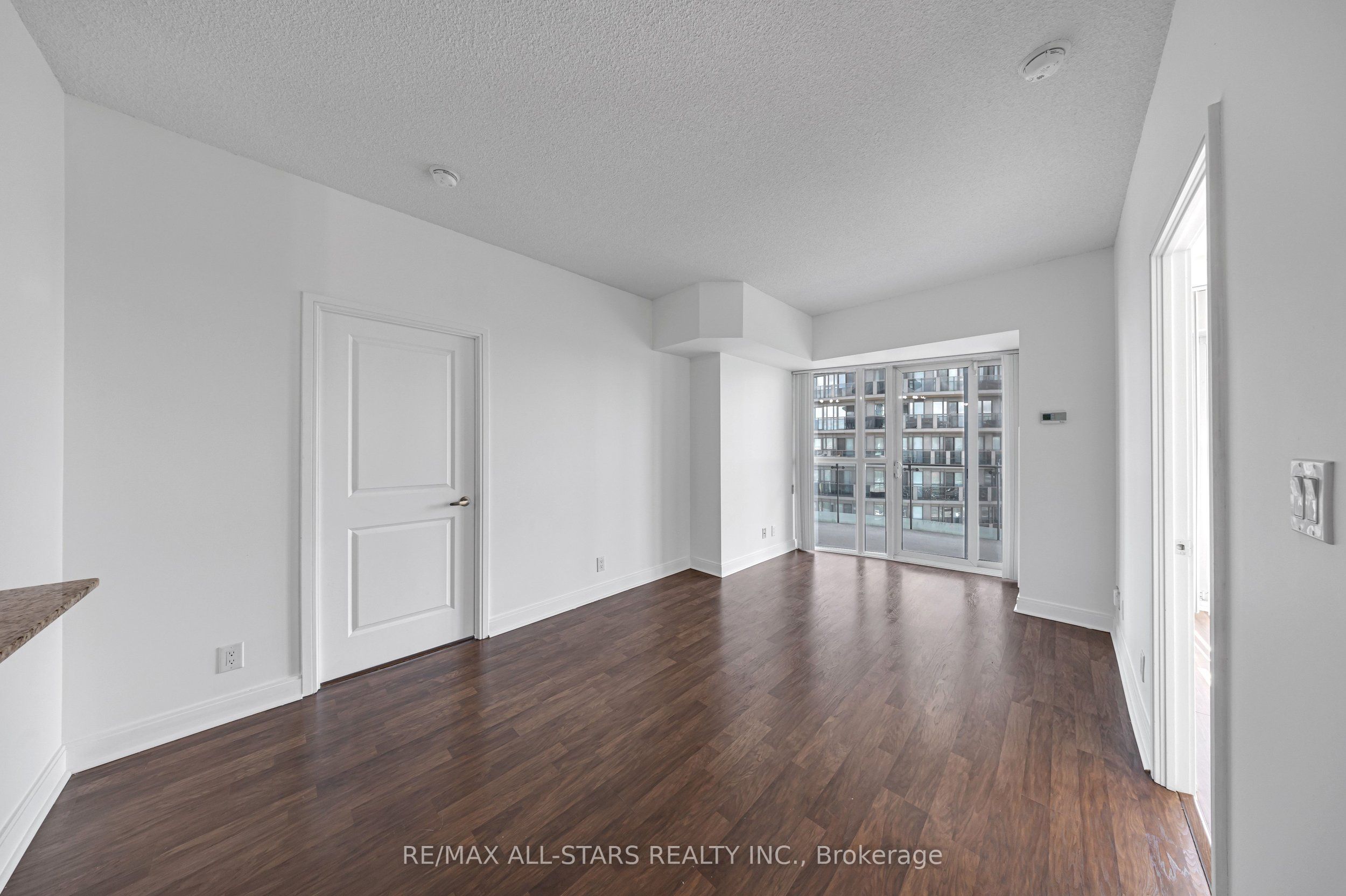50 Absolute Avenue 2705 Property Photo 9