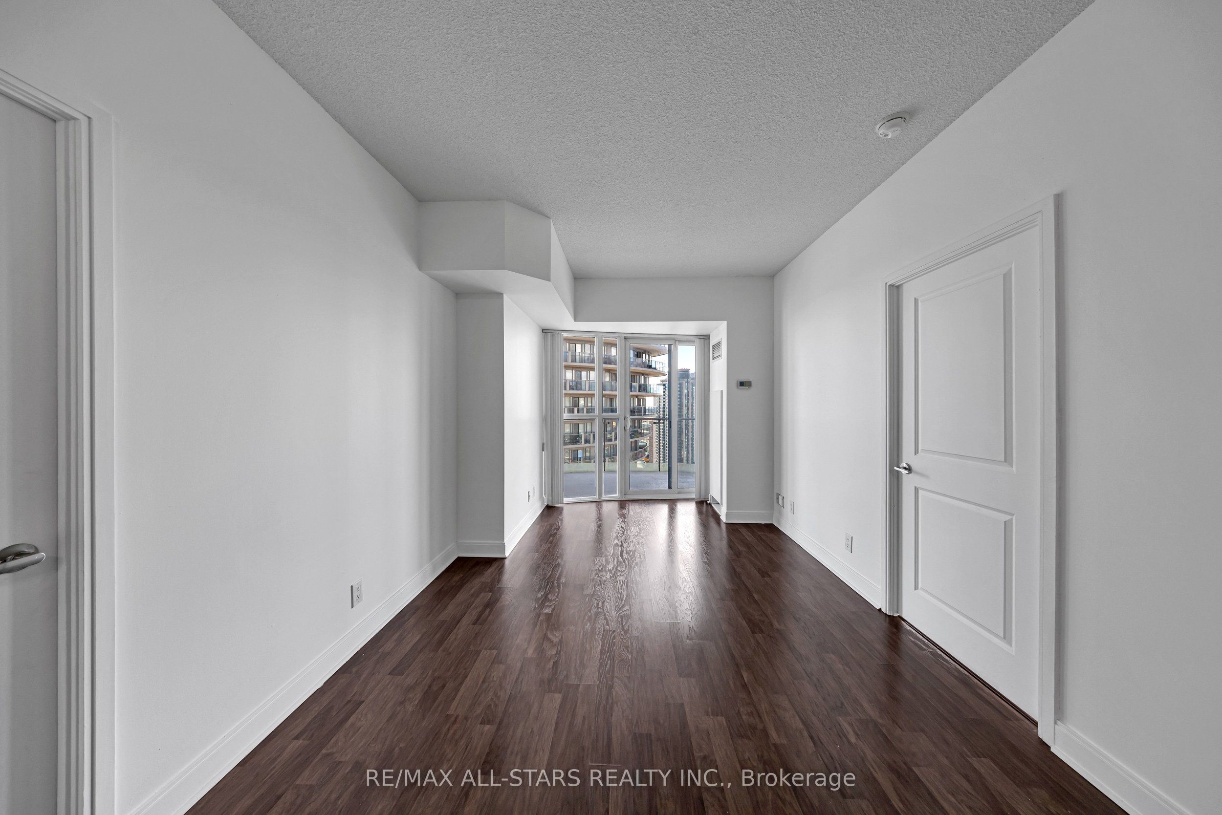 50 Absolute Avenue 2705 Property Photo 10