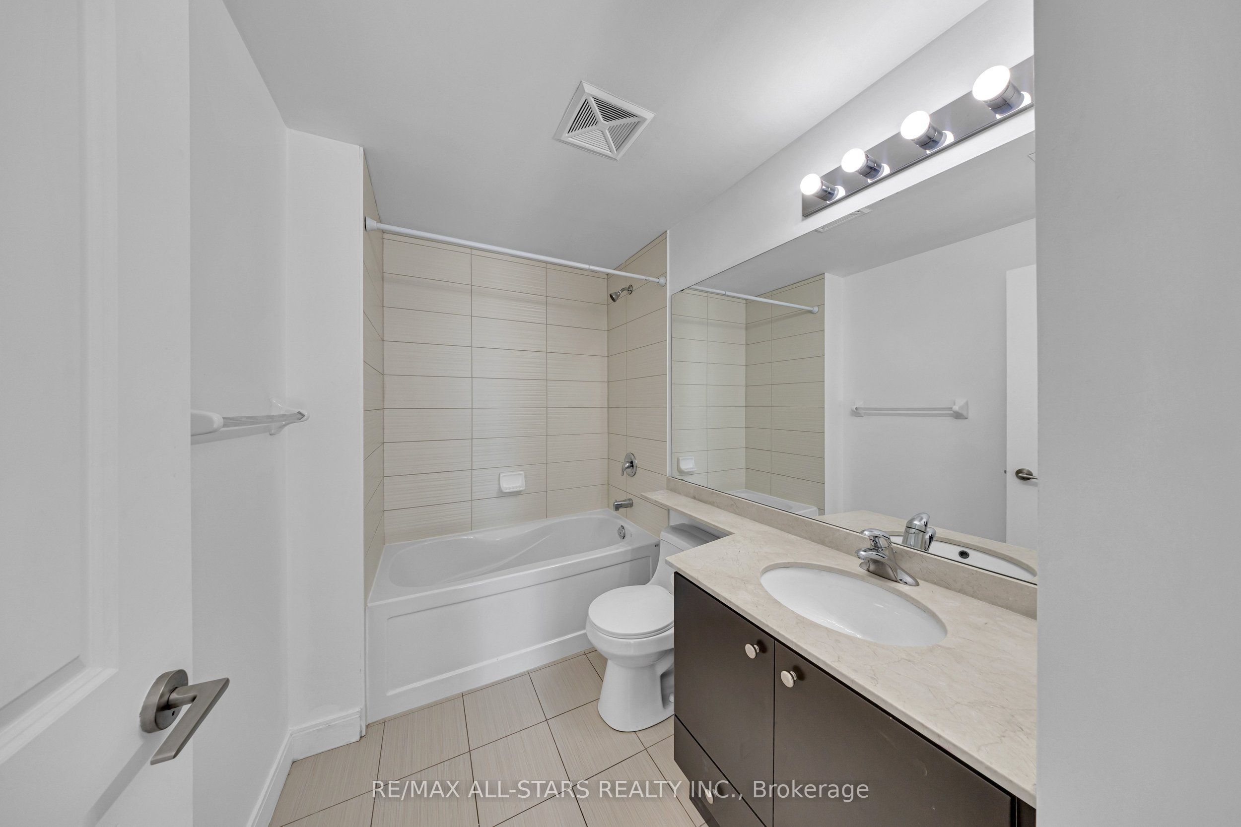 50 Absolute Avenue 2705 Property Photo 21