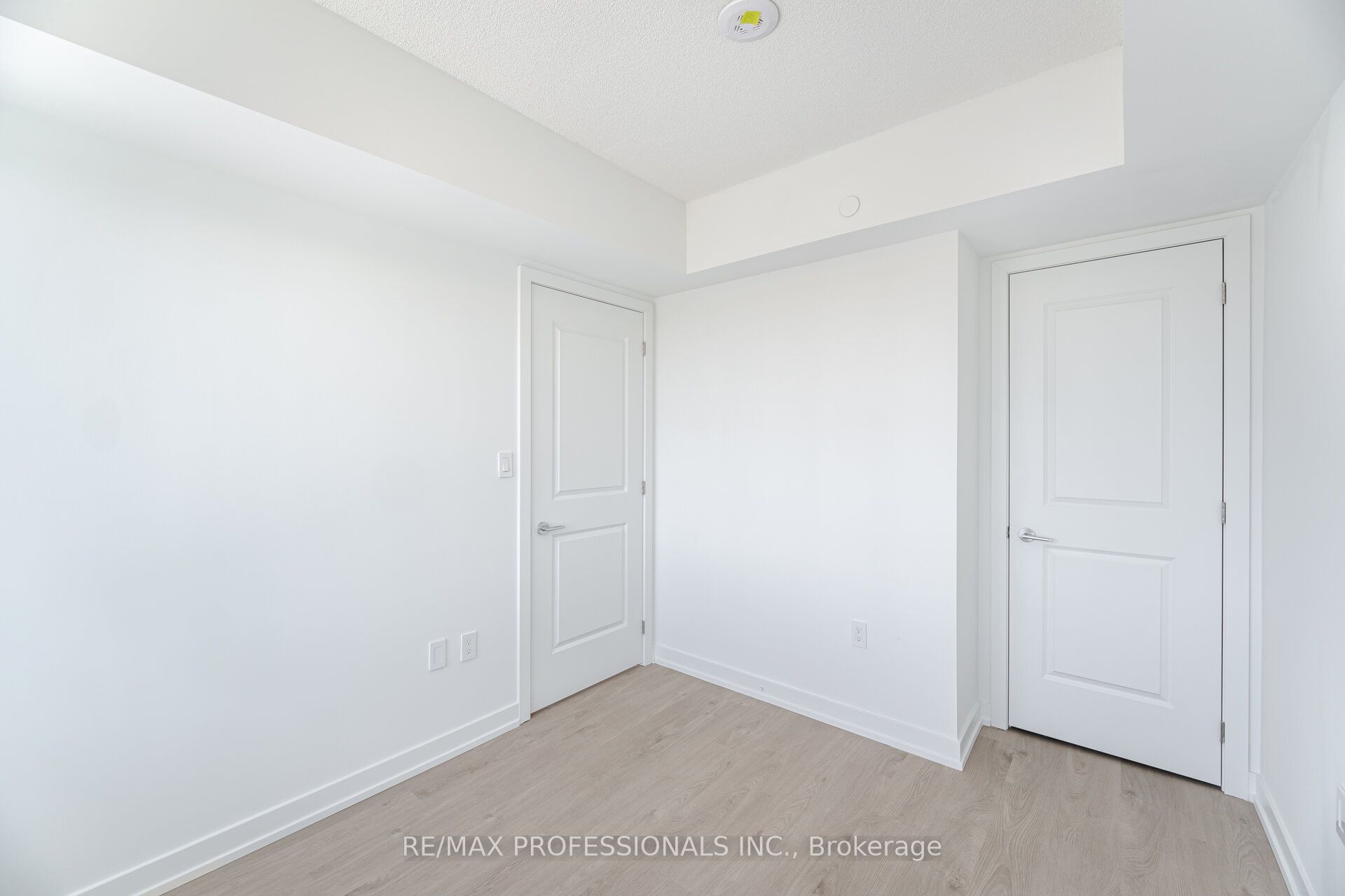 556 Marlee Avenue 903 Property Photo 17