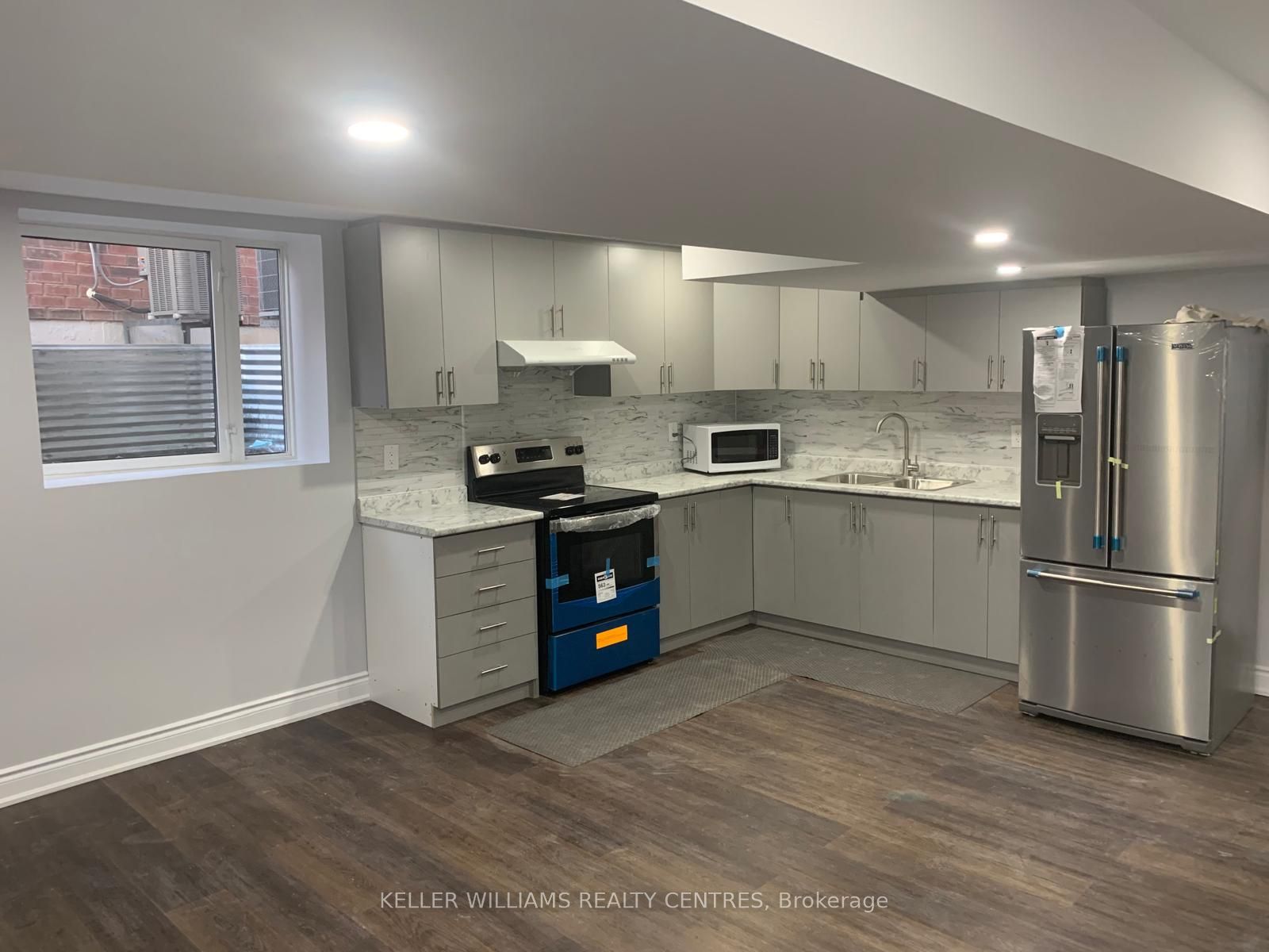 64 Twistleton BASEMENT Street W Property Photo 1