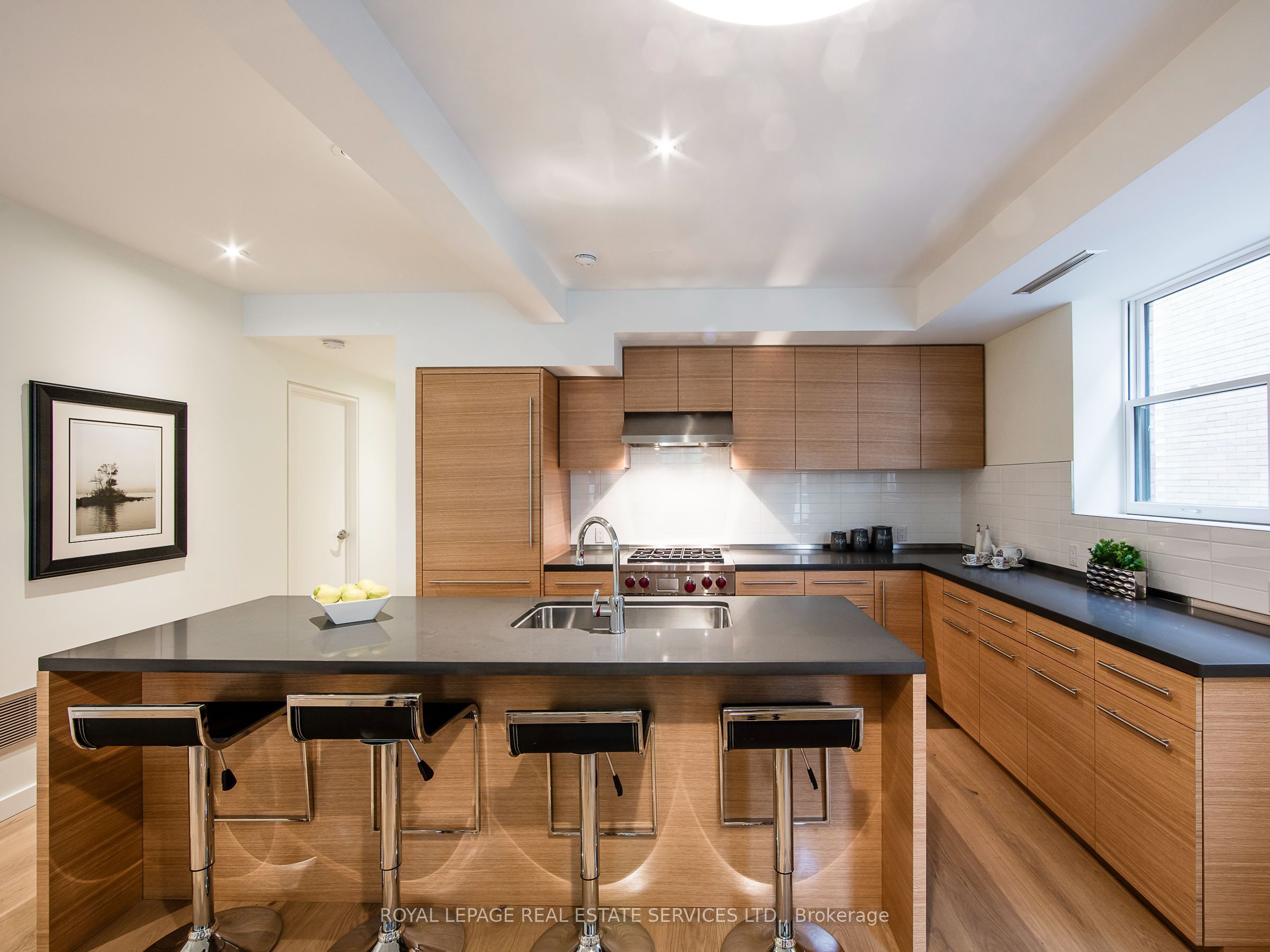 137 High Park Avenue Property Photo 4