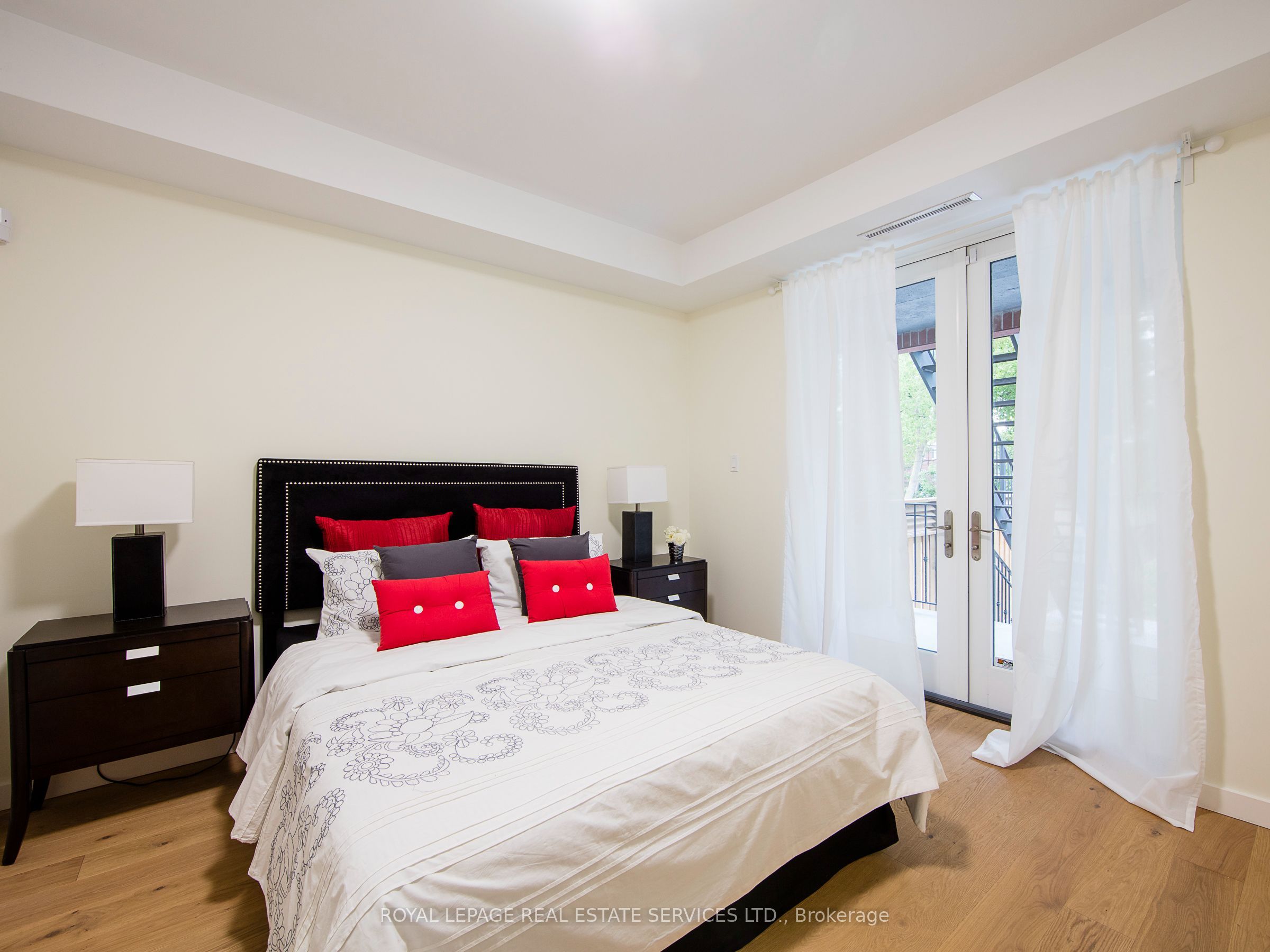 137 High Park Avenue Property Photo 8