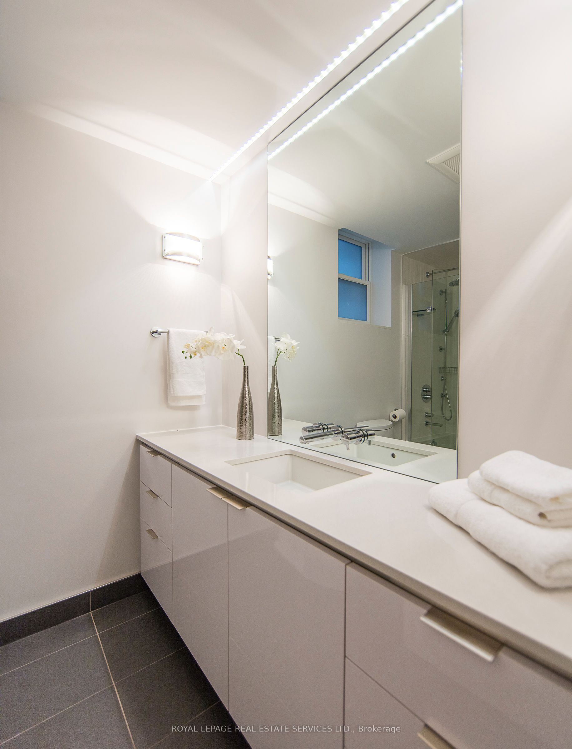 137 High Park Avenue Property Photo 10