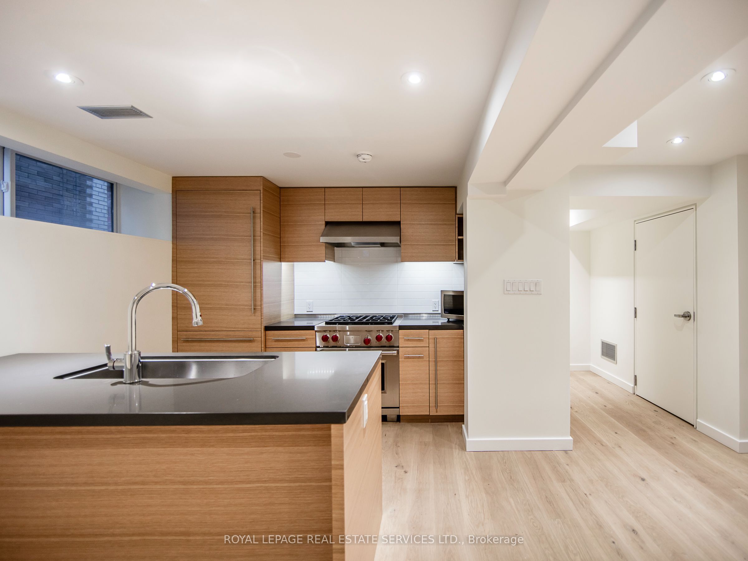 137 High Park Avenue Property Photo 21