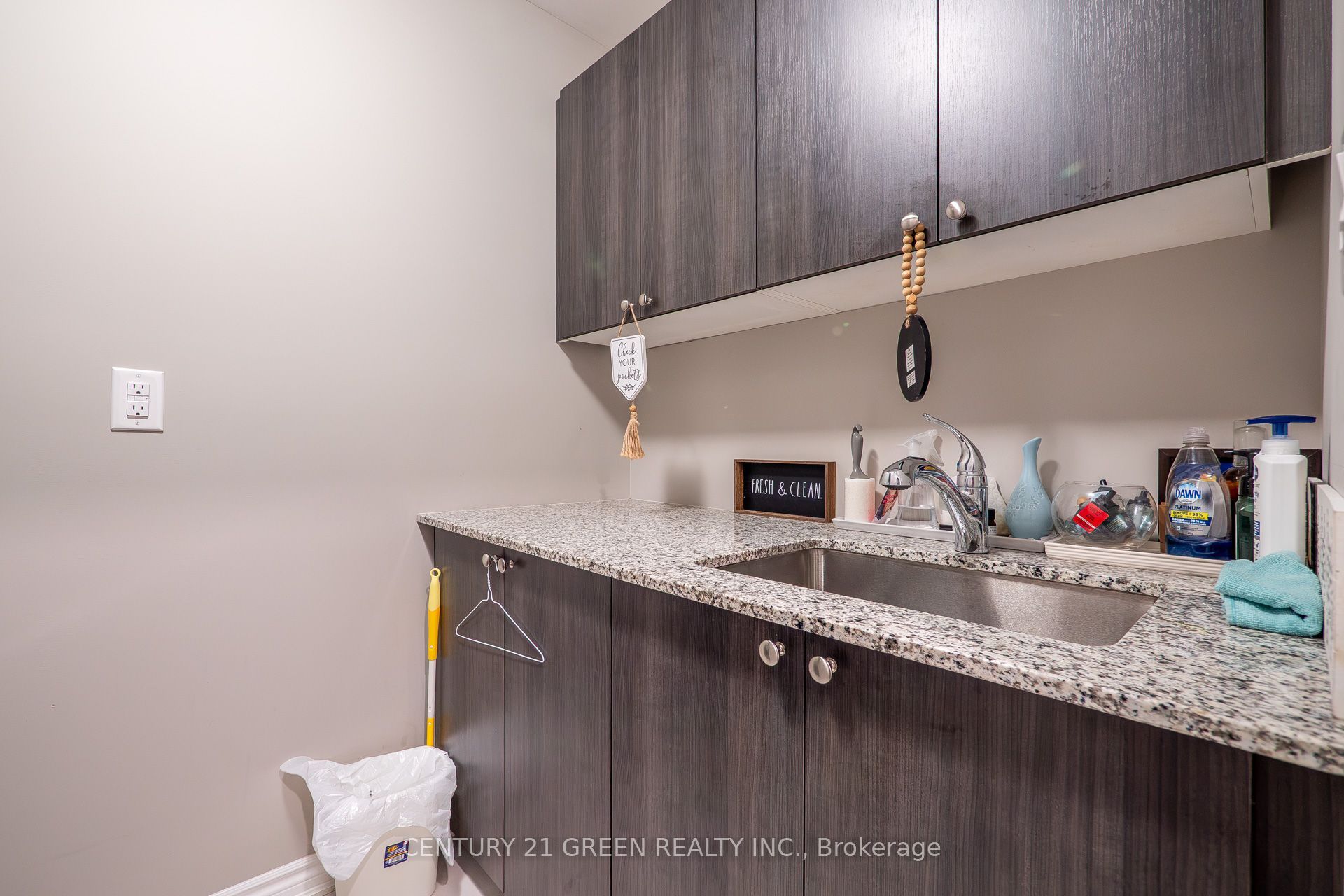 1570 Severn Drive Property Photo 37