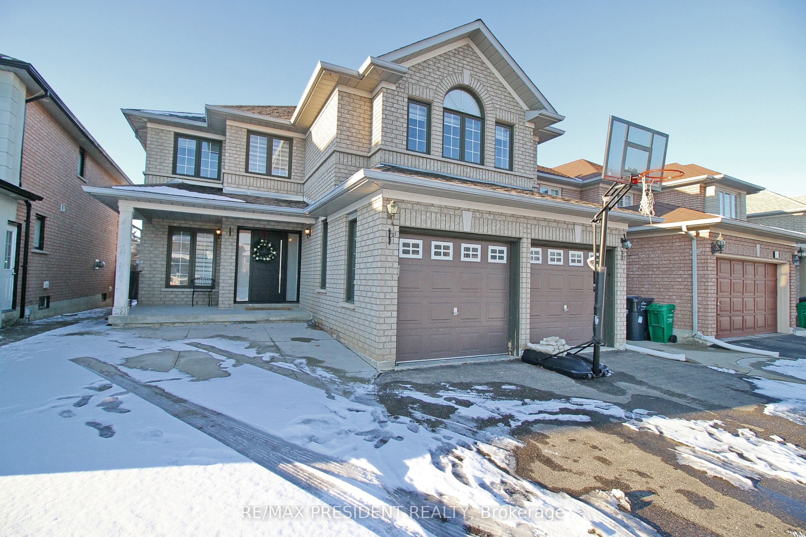 32 Deerglen Drive Property Photo 2