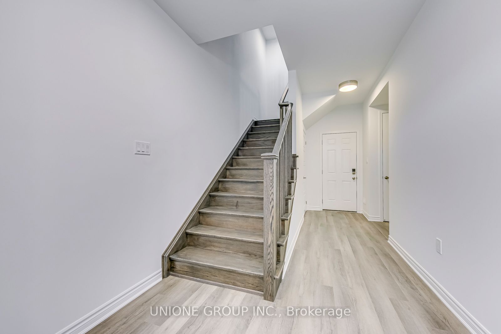 3056 Merrick Road Property Photo 10