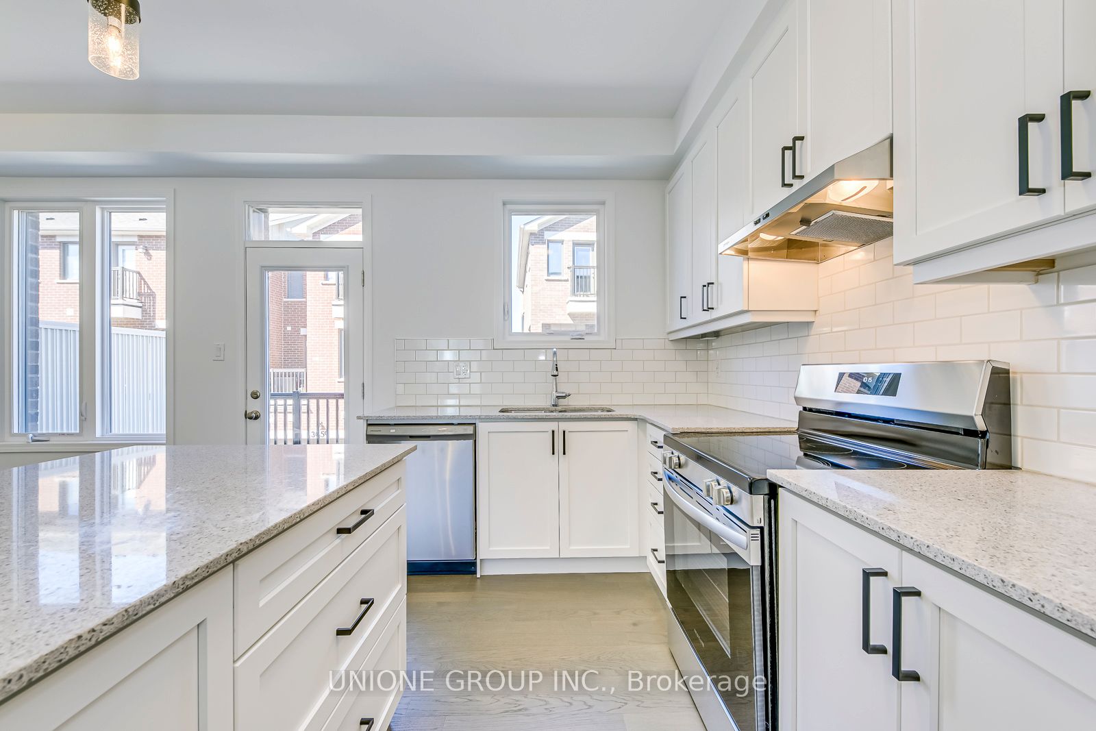 3056 Merrick Road Property Photo 15