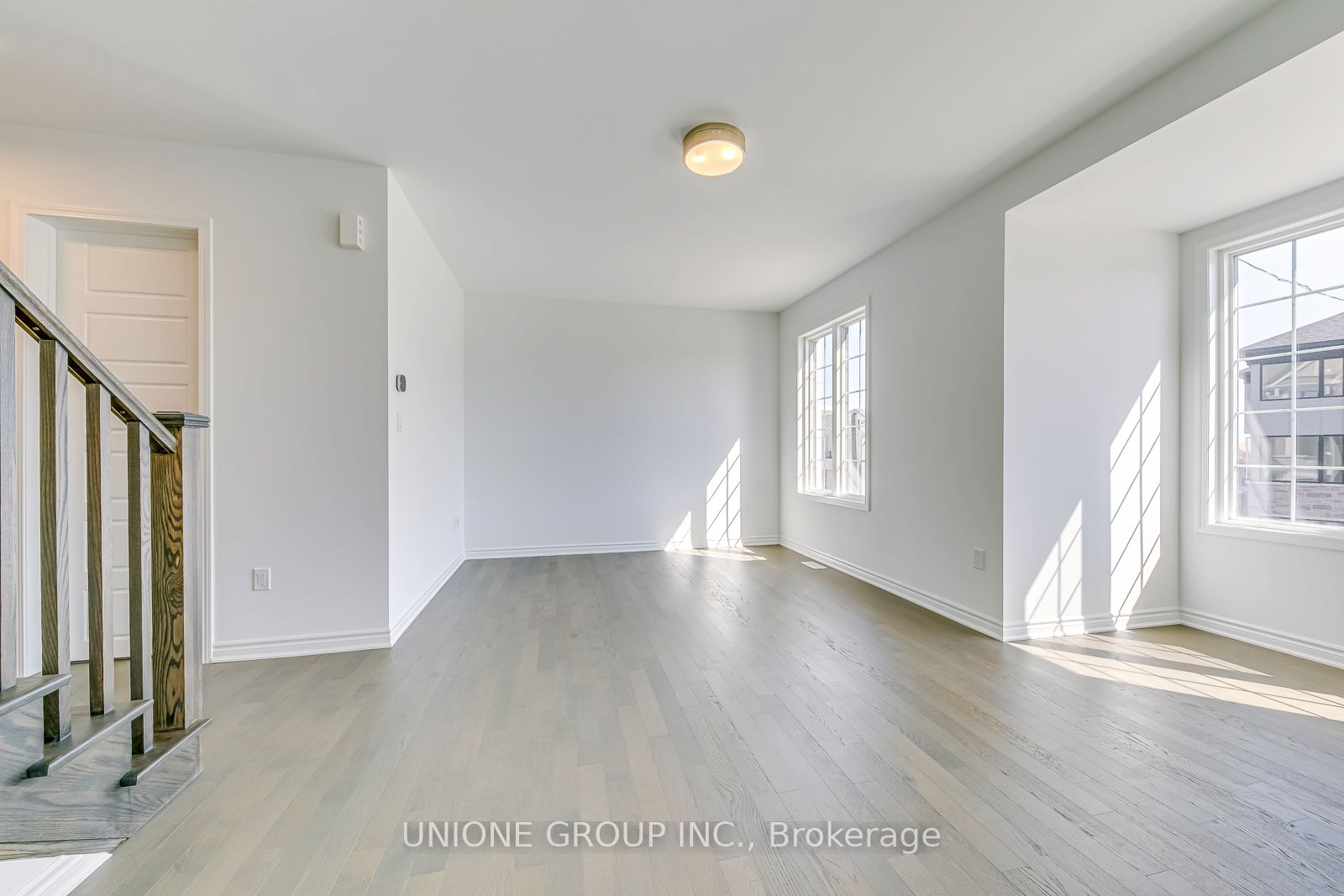 3056 Merrick Road Property Photo 23