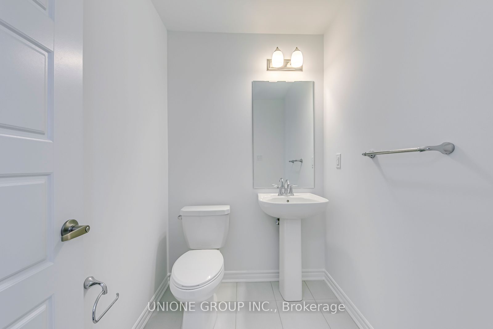3056 Merrick Road Property Photo 24