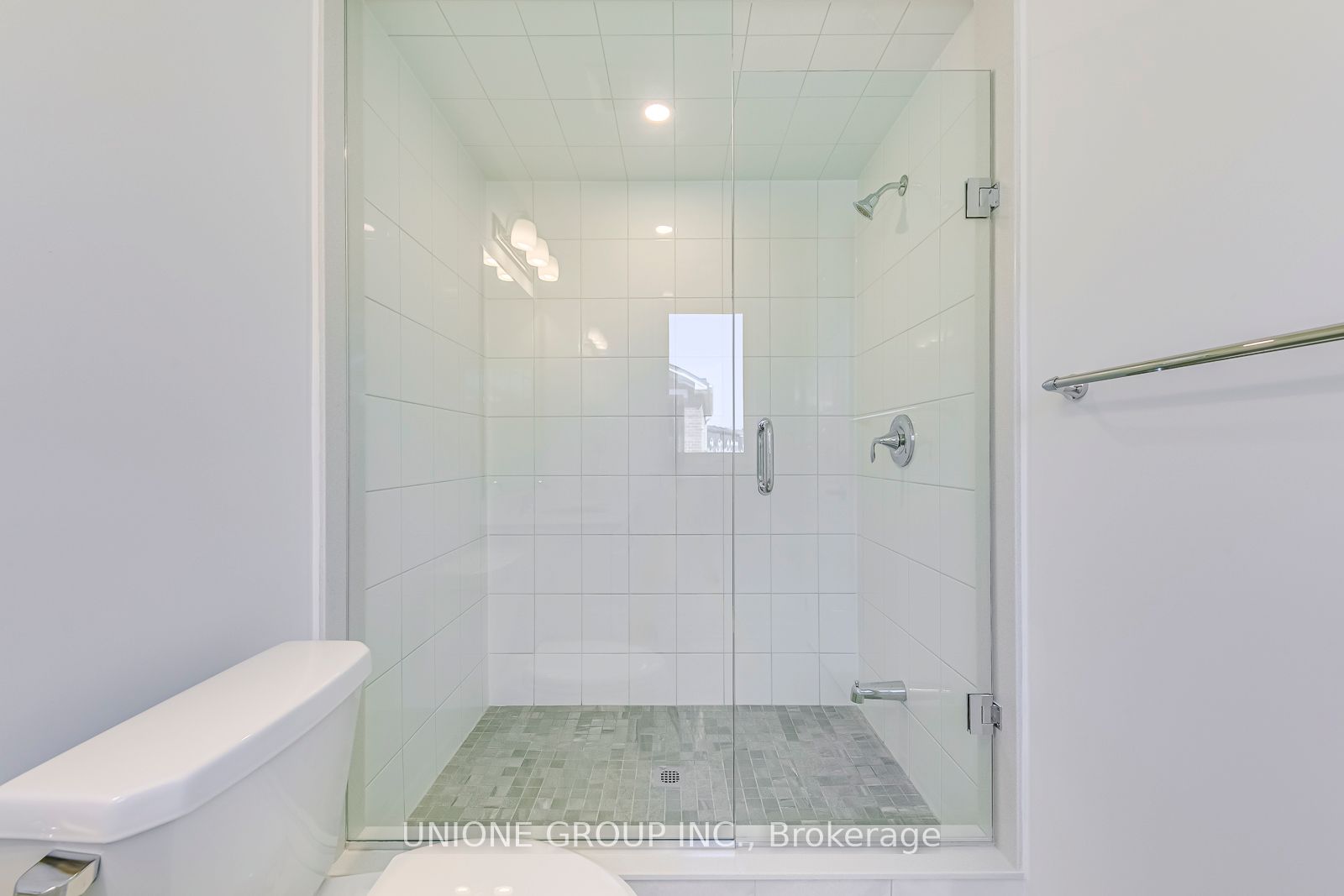 3056 Merrick Road Property Photo 32