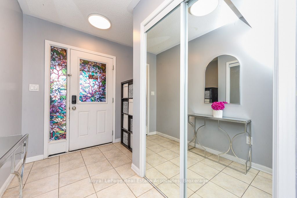 6 Ventura Avenue 2 Property Photo 7