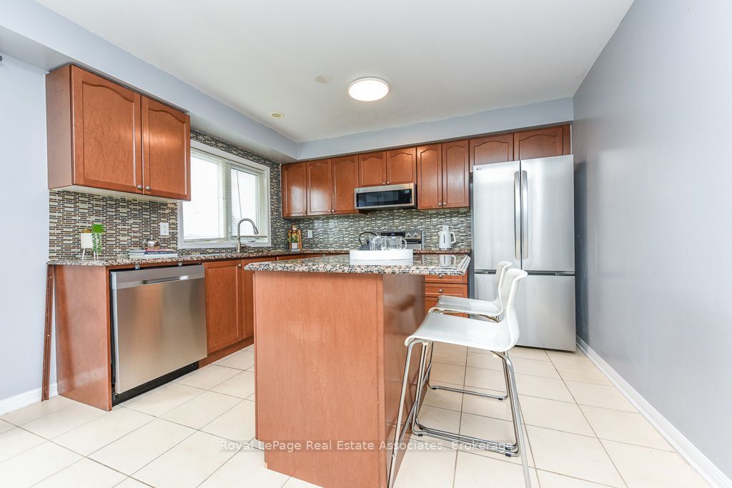 6 Ventura Avenue 2 Property Photo 18
