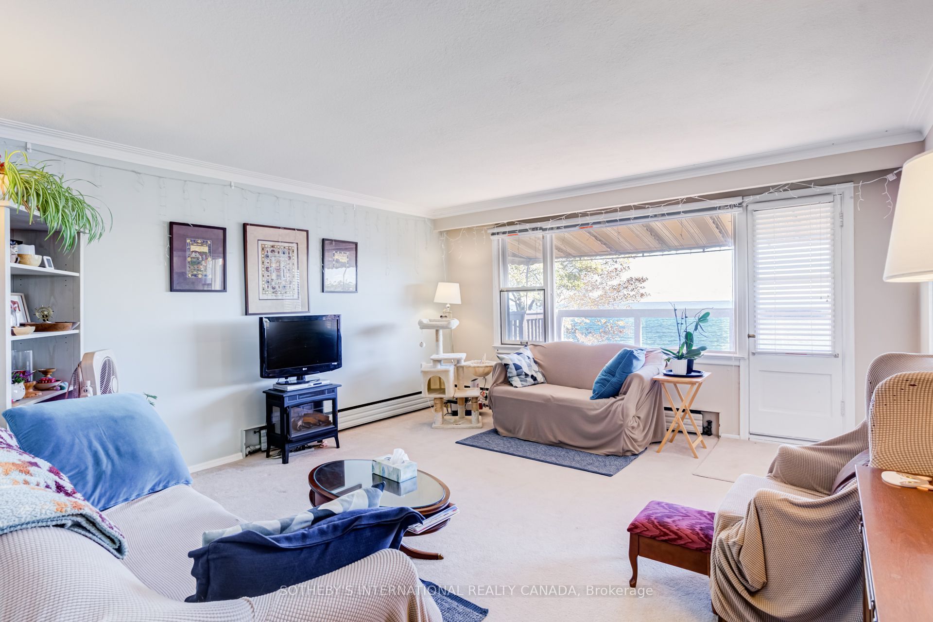 407 Lake Promenade Property Photo 6