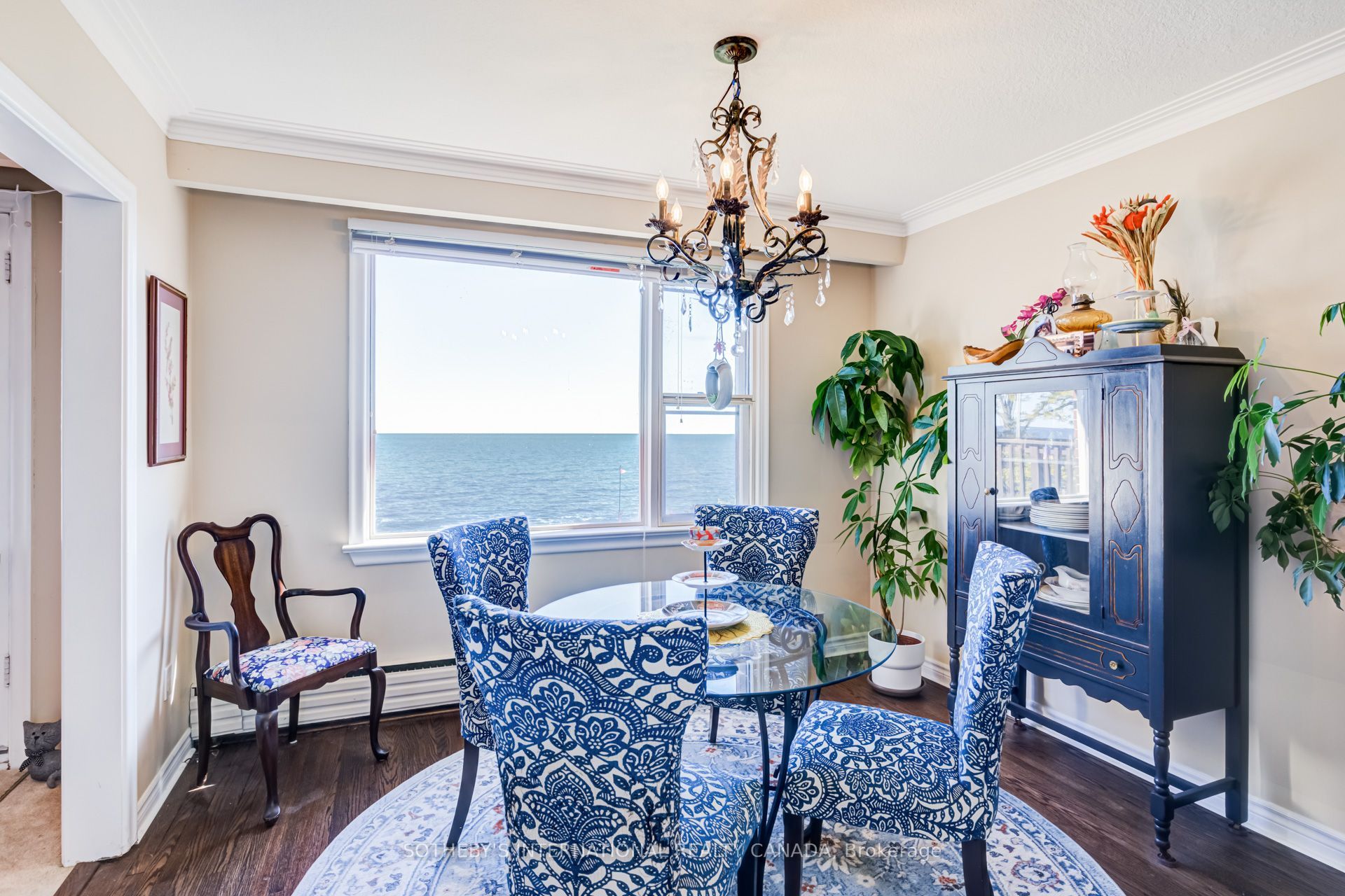 407 Lake Promenade Property Photo 9