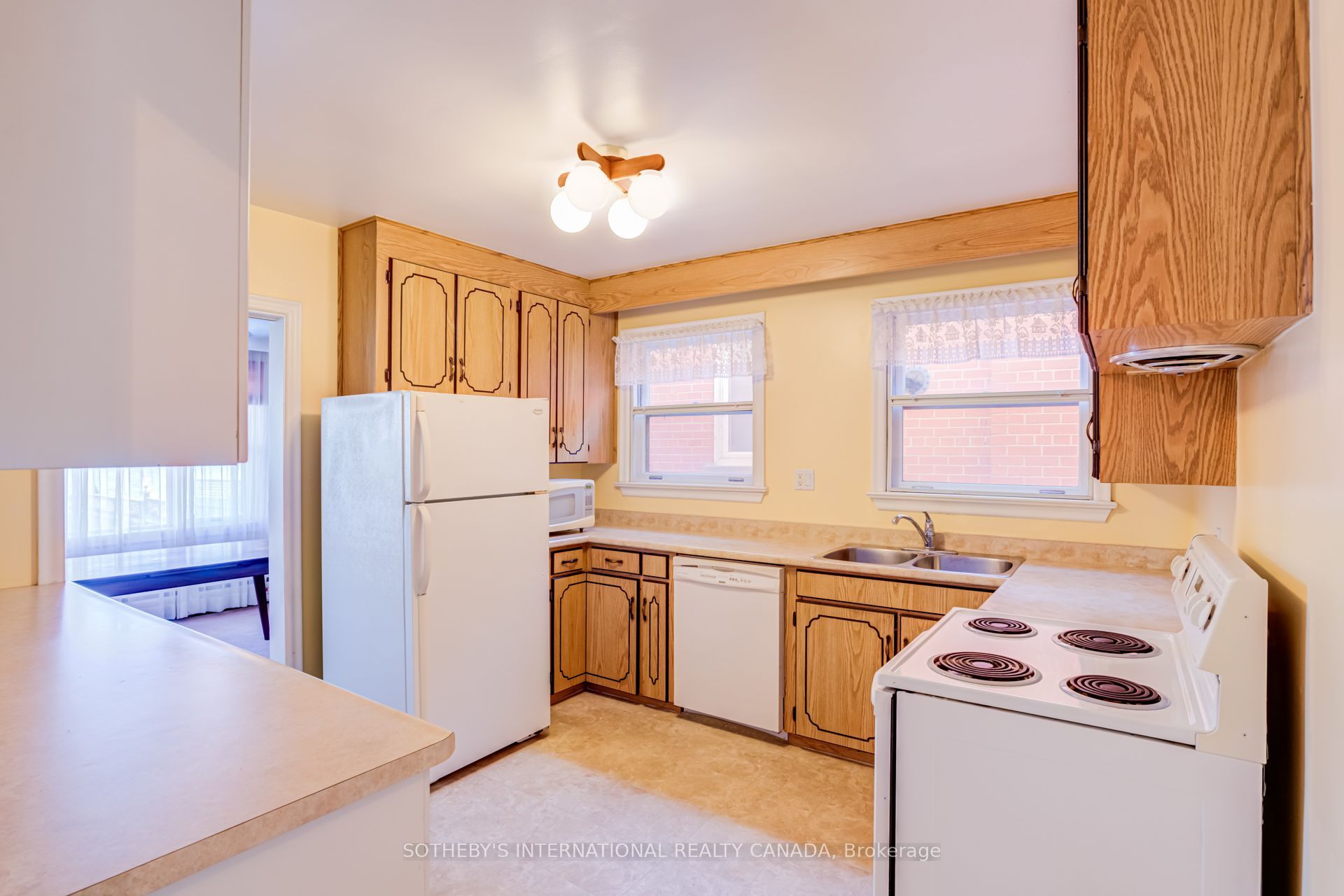 407 Lake Promenade Property Photo 28