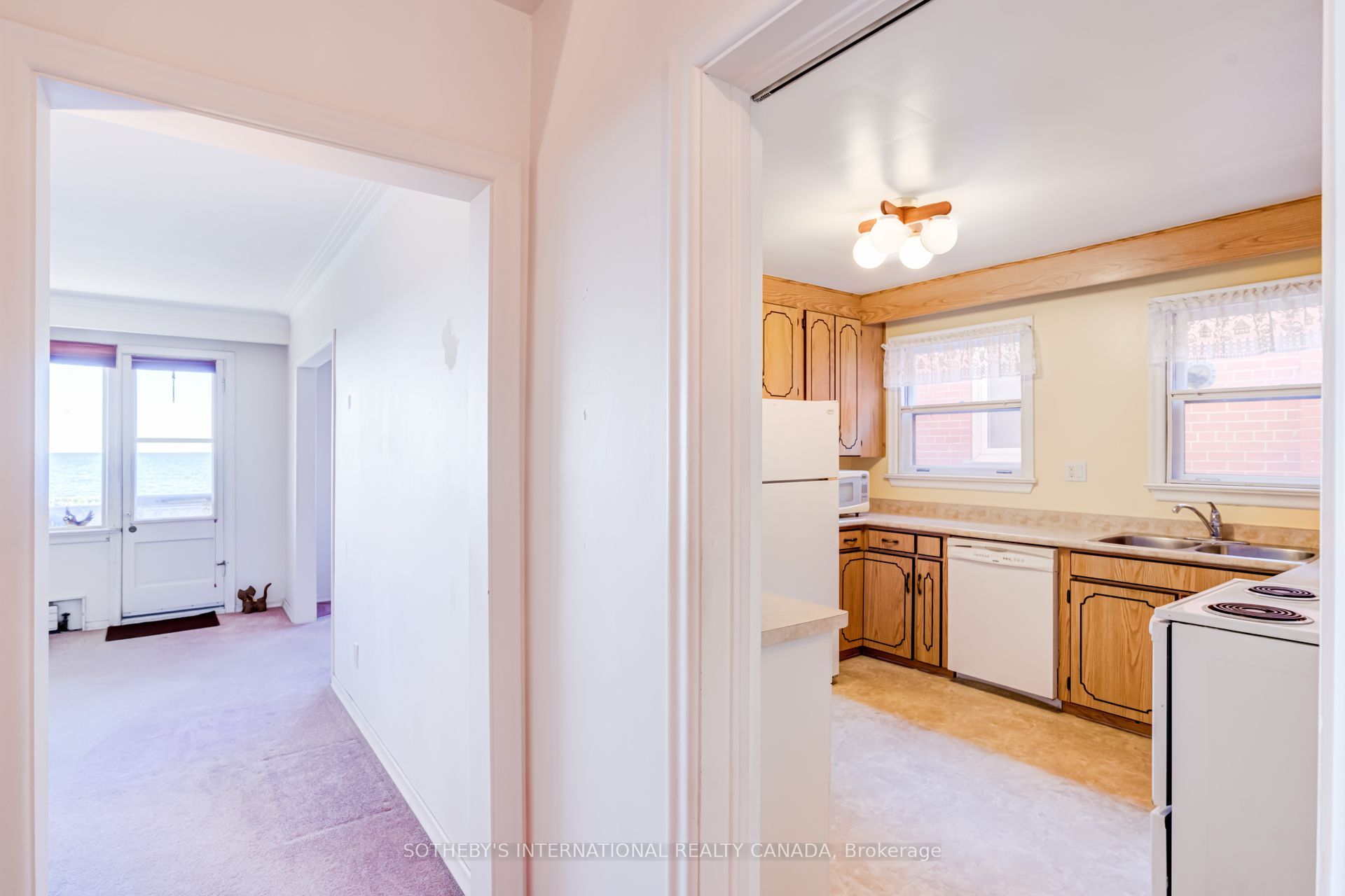 407 Lake Promenade Property Photo 29