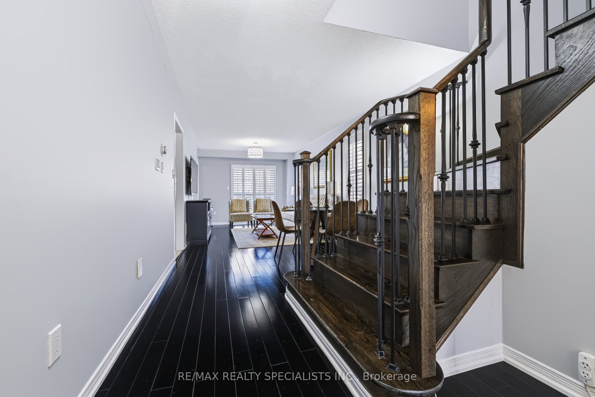 1379 Brandon Terrace Property Photo 6
