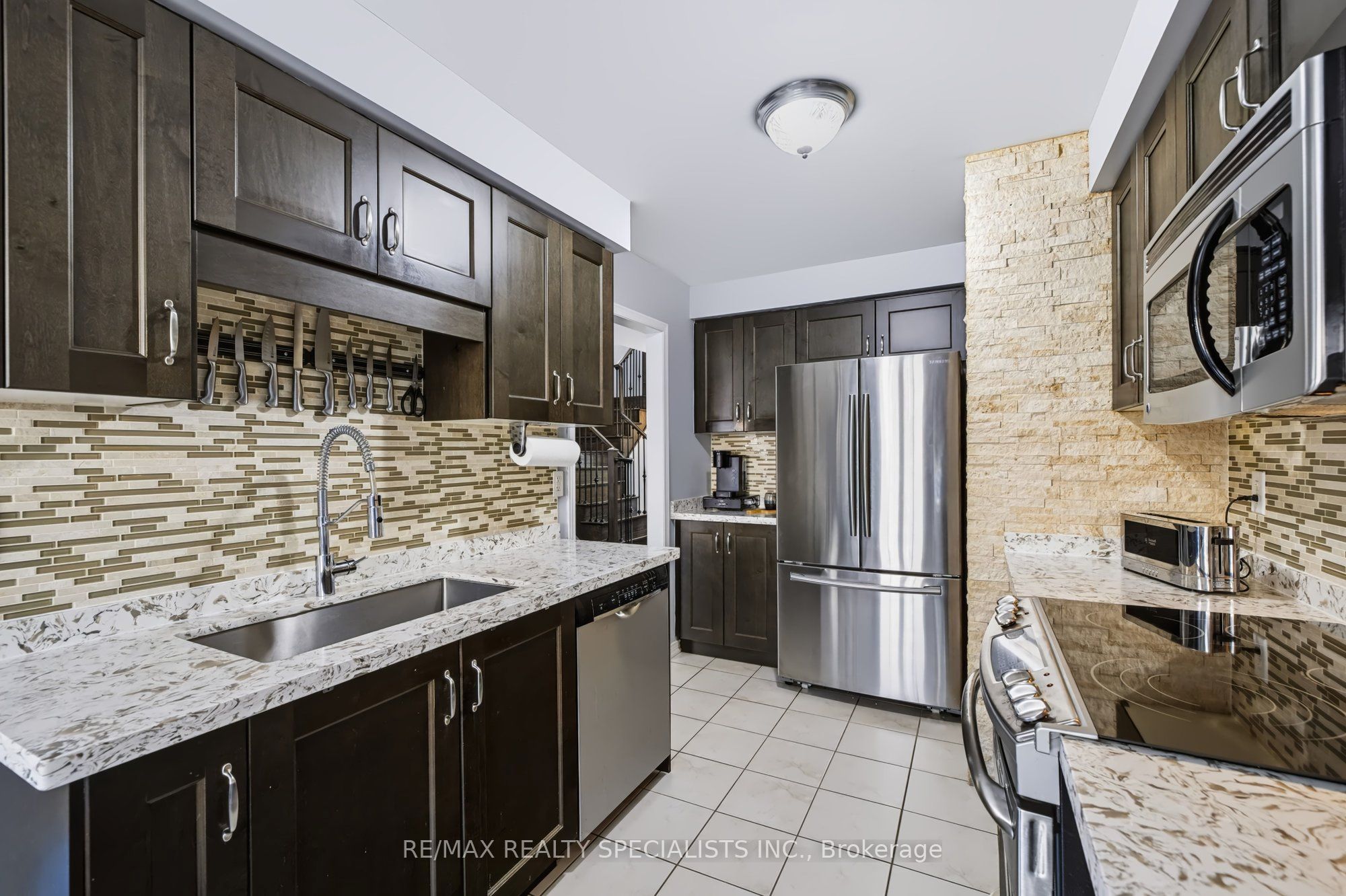 1379 Brandon Terrace Property Photo 15