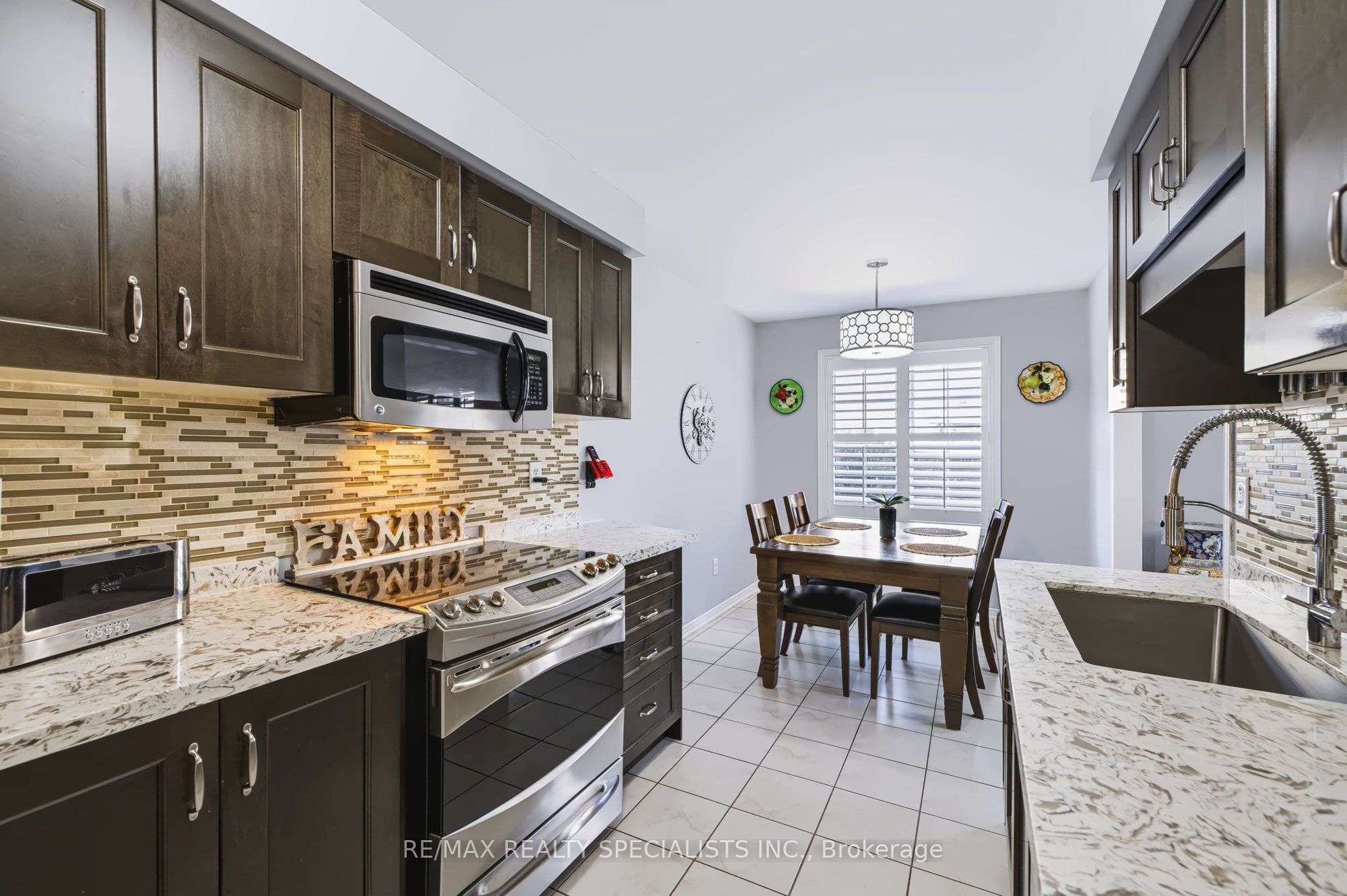 1379 Brandon Terrace Property Photo 16