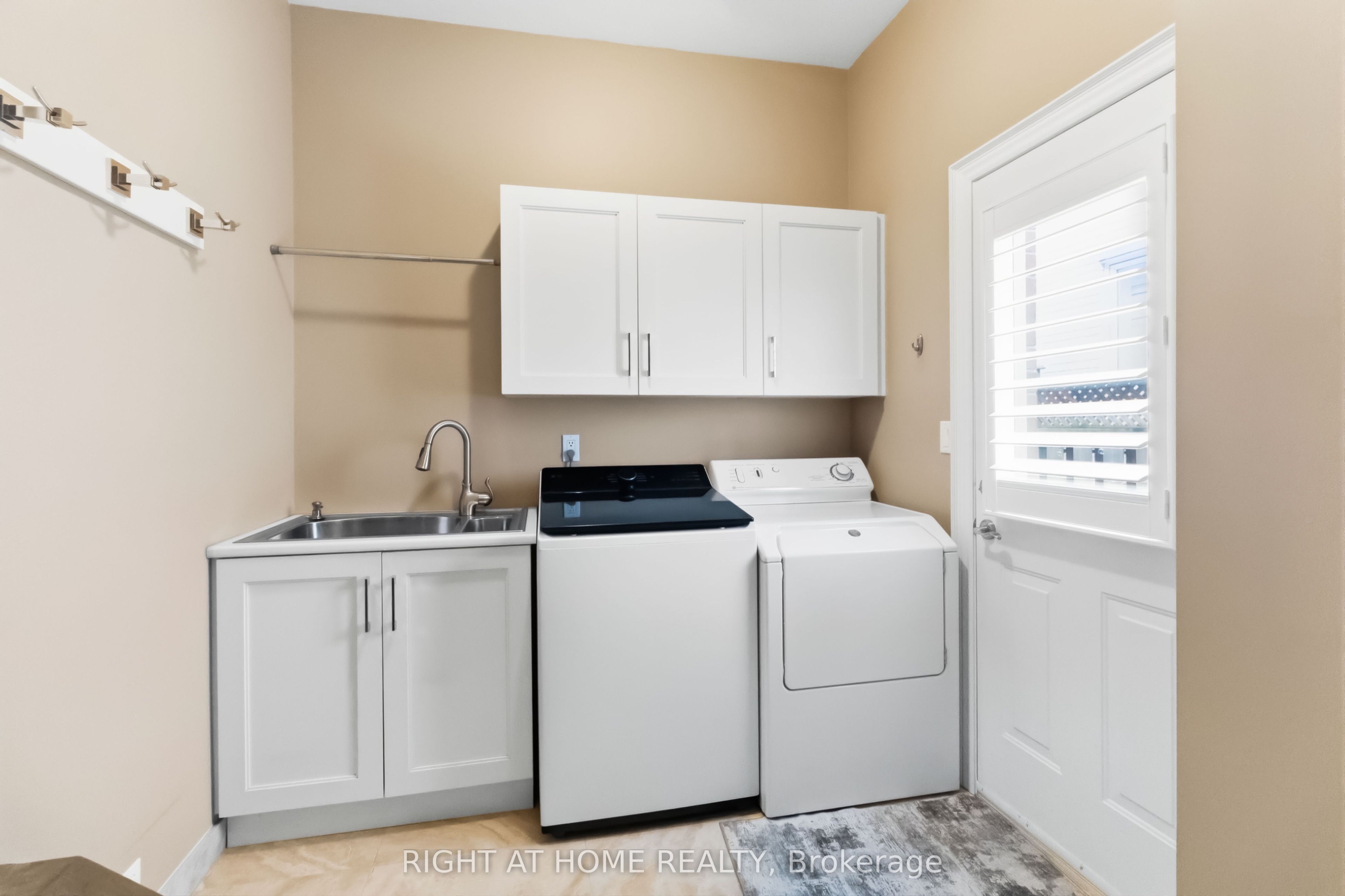 1213 Lindenrock Drive Property Photo 19