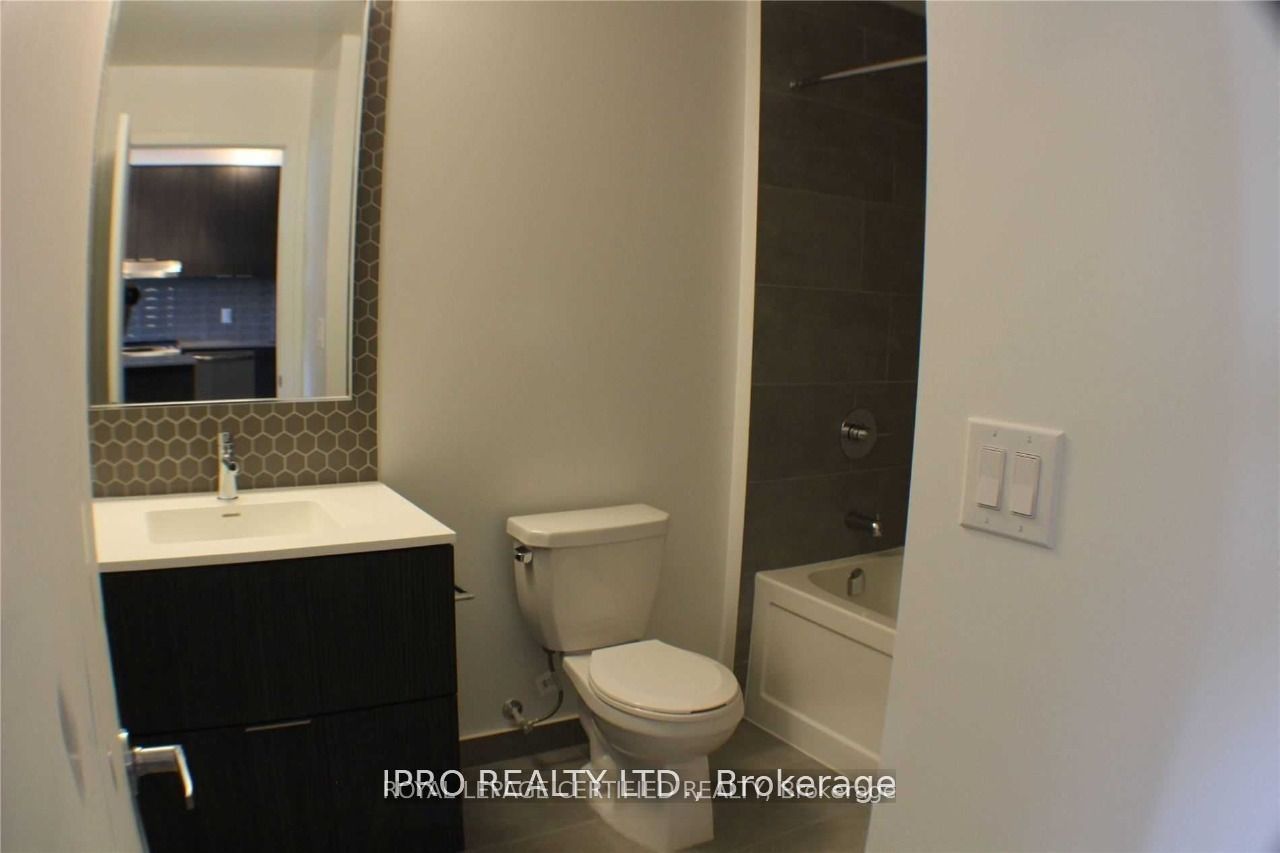 2520 Eglinton Avenue W 1008 Property Photo 6