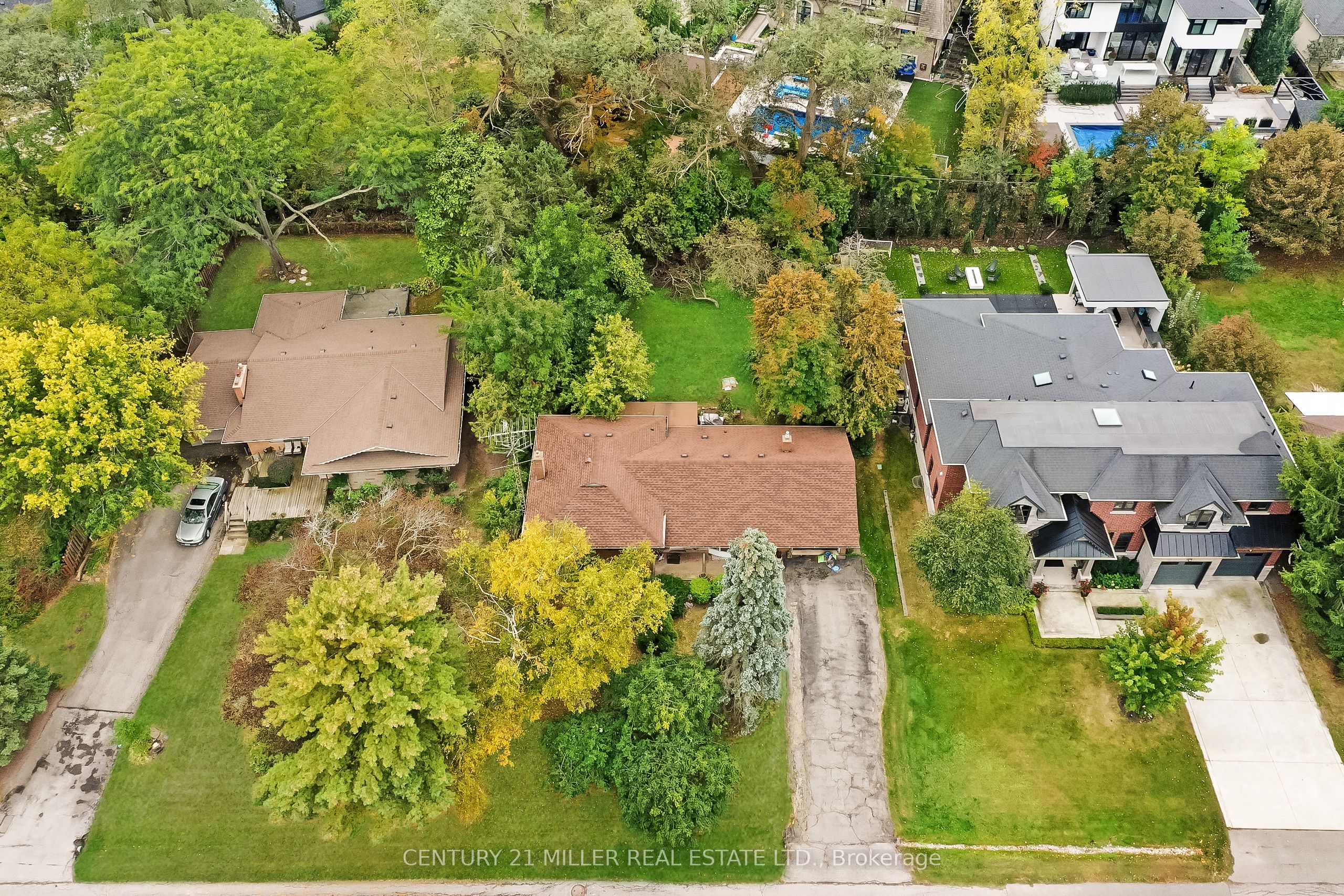 1342 Sedgewick Crescent Property Photo 3