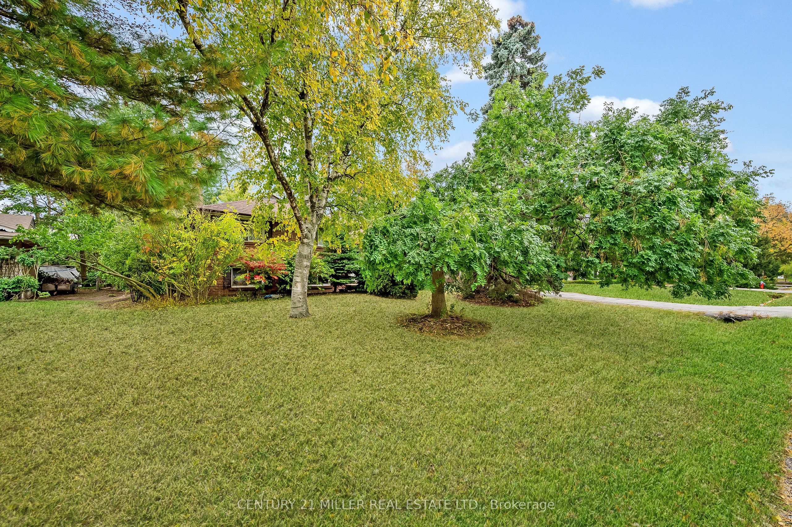 1342 Sedgewick Crescent Property Photo 4