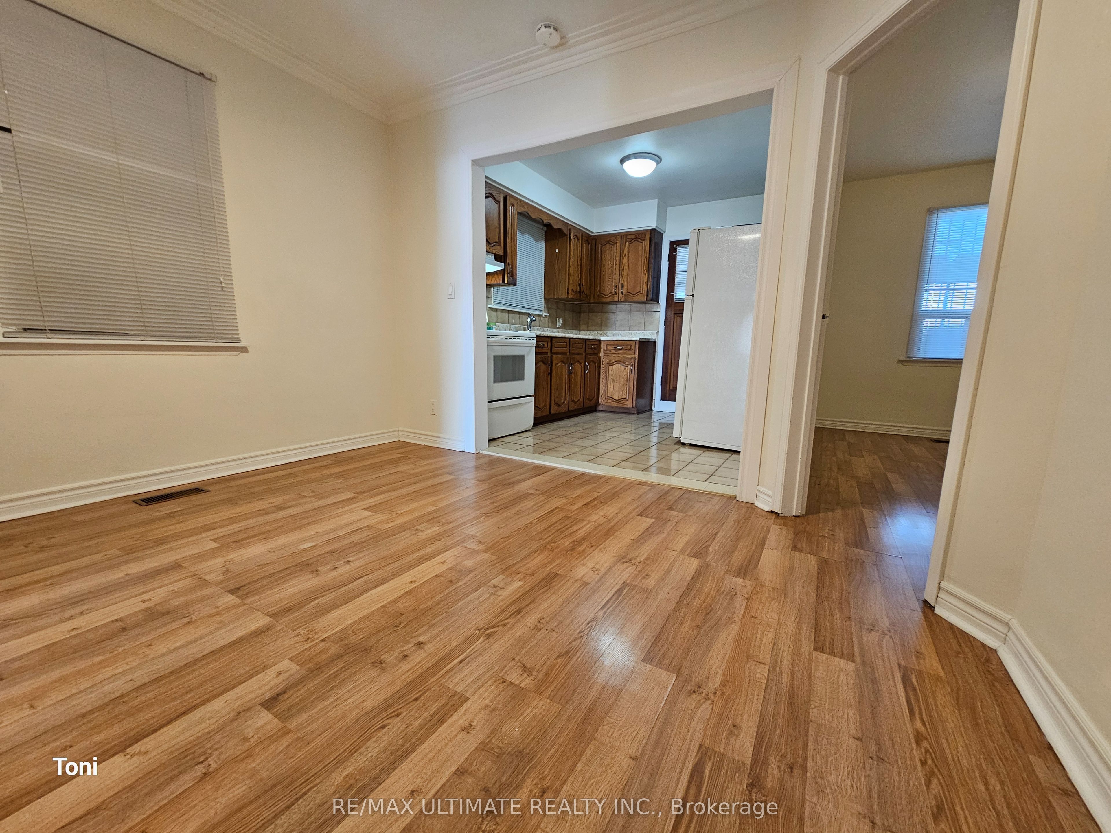 568 Rogers Road 2nd Floor Property Photo 2
