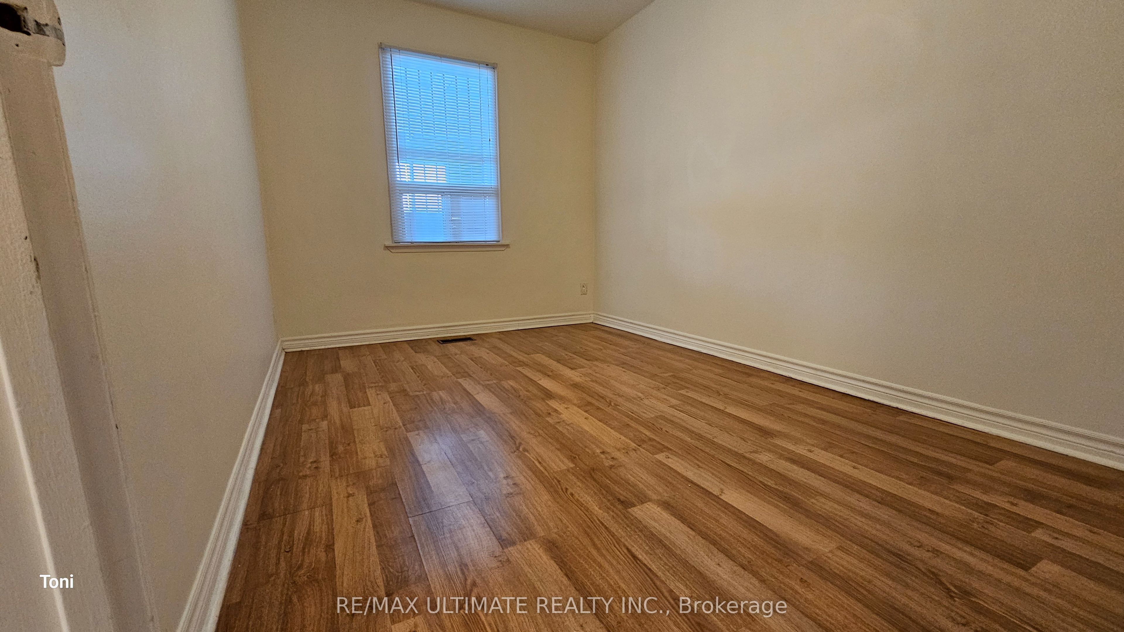 568 Rogers Road 2nd Floor Property Photo 10