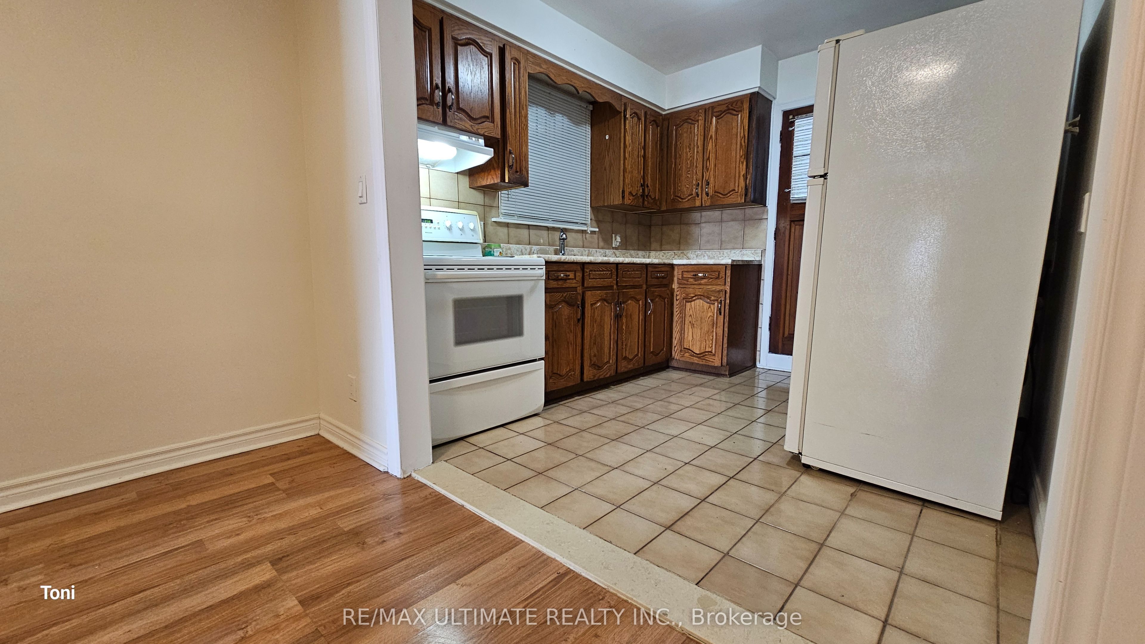 568 Rogers Road 2nd Floor Property Photo 11