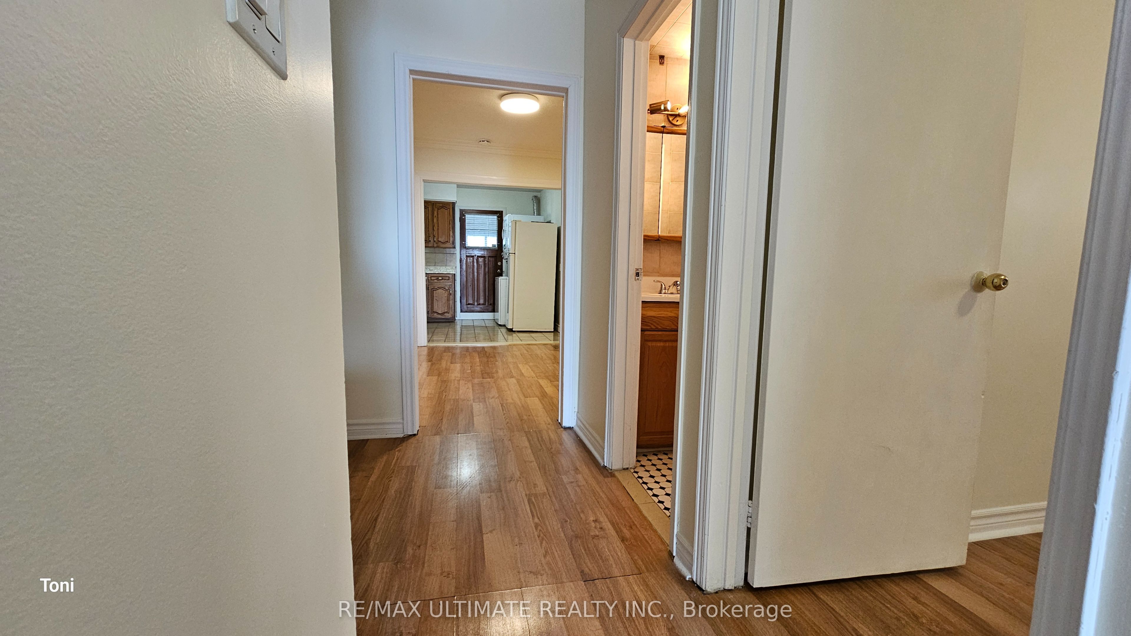 568 Rogers Road 2nd Floor Property Photo 20