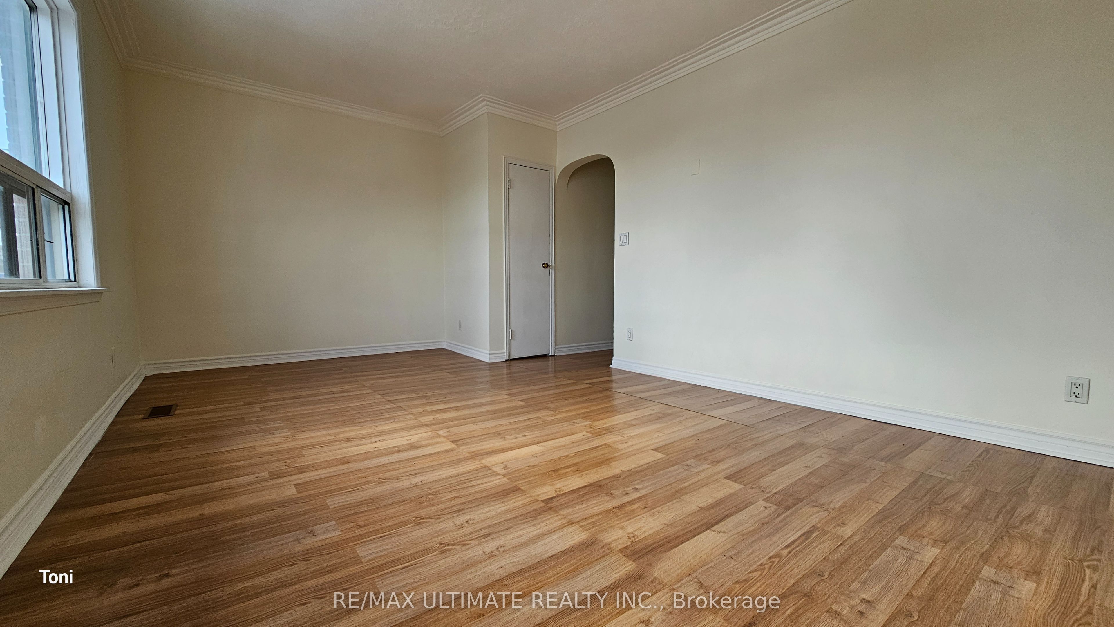 568 Rogers Road 2nd Floor Property Photo 22