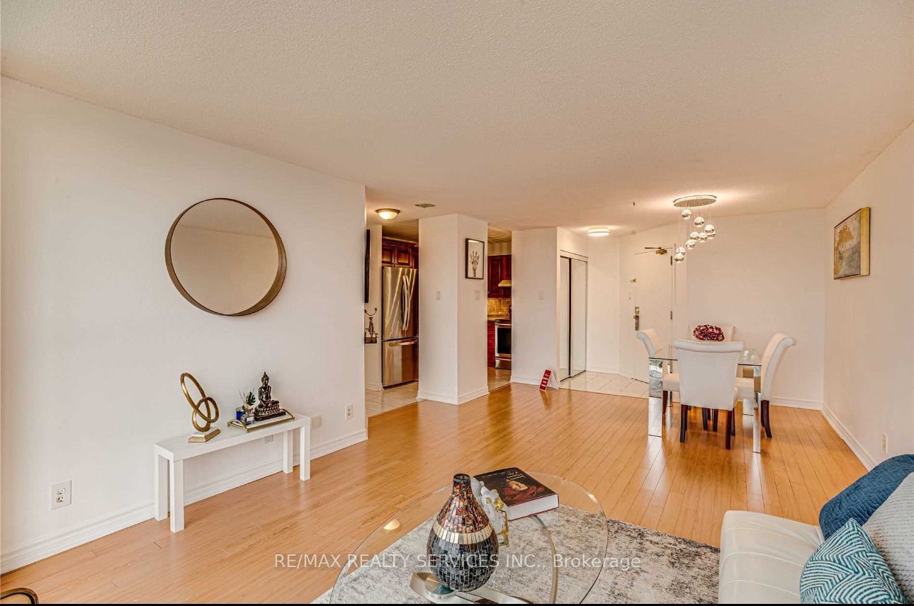 25 Trailwood Drive 502 Property Photo 13