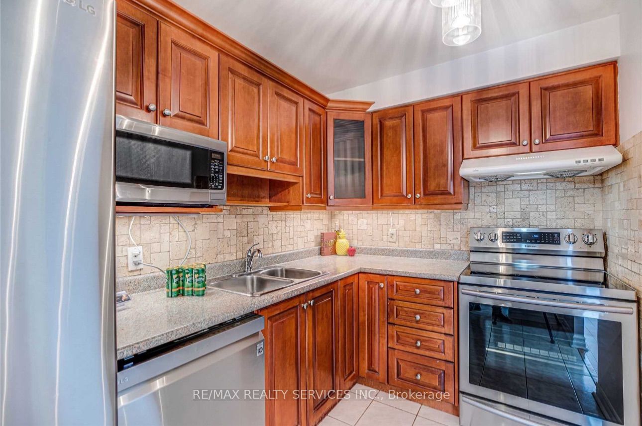 25 Trailwood Drive 502 Property Photo 17
