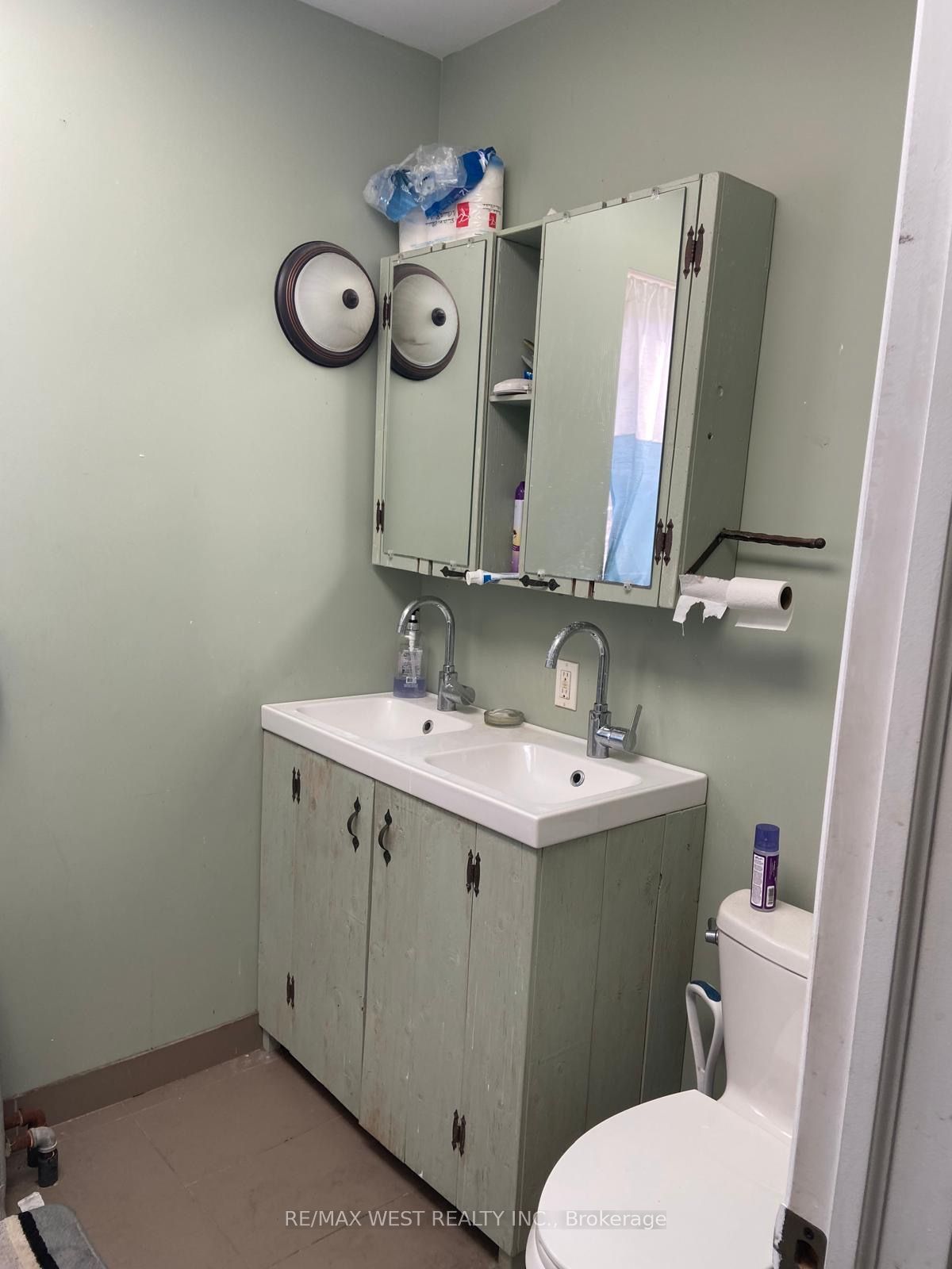 10 Fairbank Avenue Property Photo 14